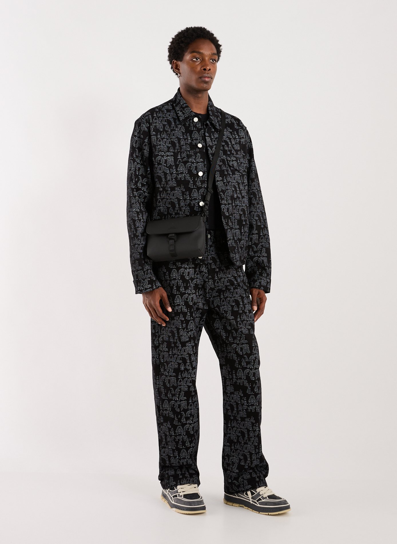 Sac à bandoulière Yuri UCON ACROBATICS Noir