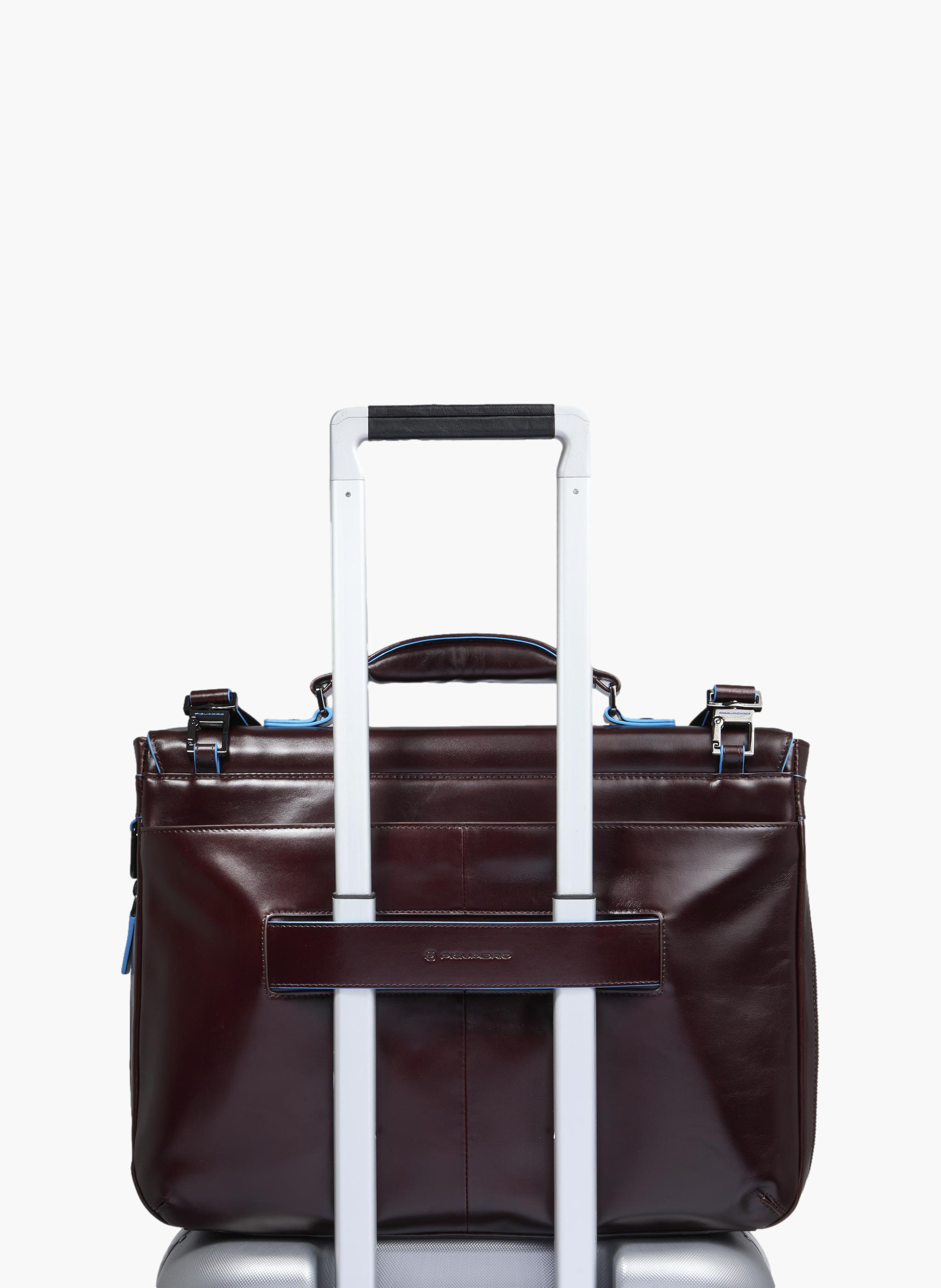 Serviette extensible pour ordinateur 15,6" PIQUADRO Marron