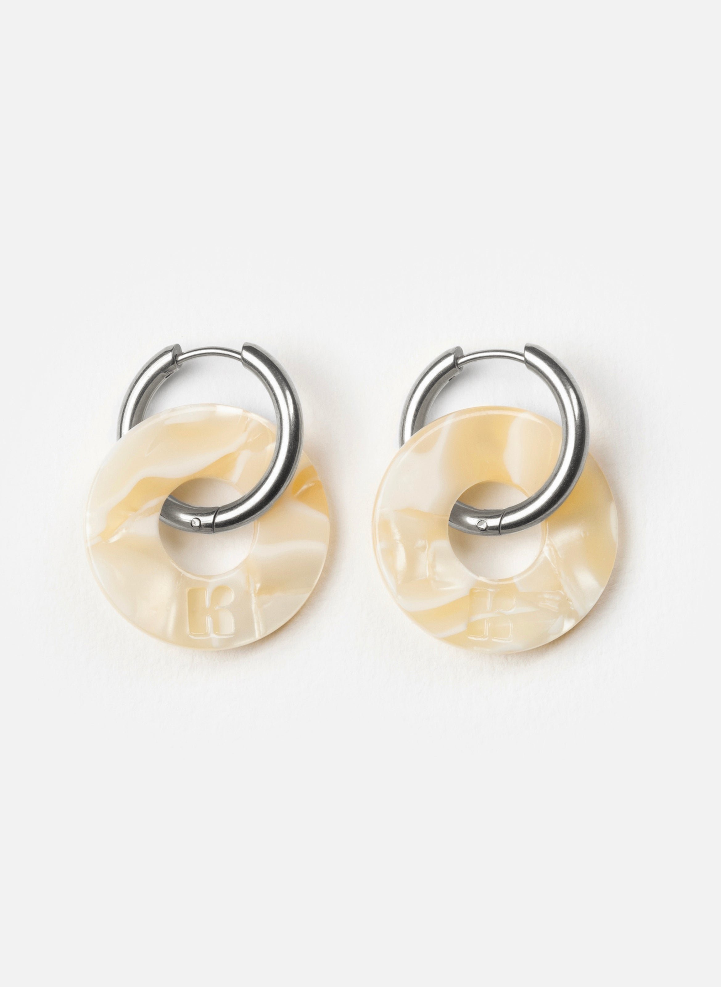 KURAGE GINZA Boucles d'oreilles donuts avec anneaux en acier inoxydable argenté Beige