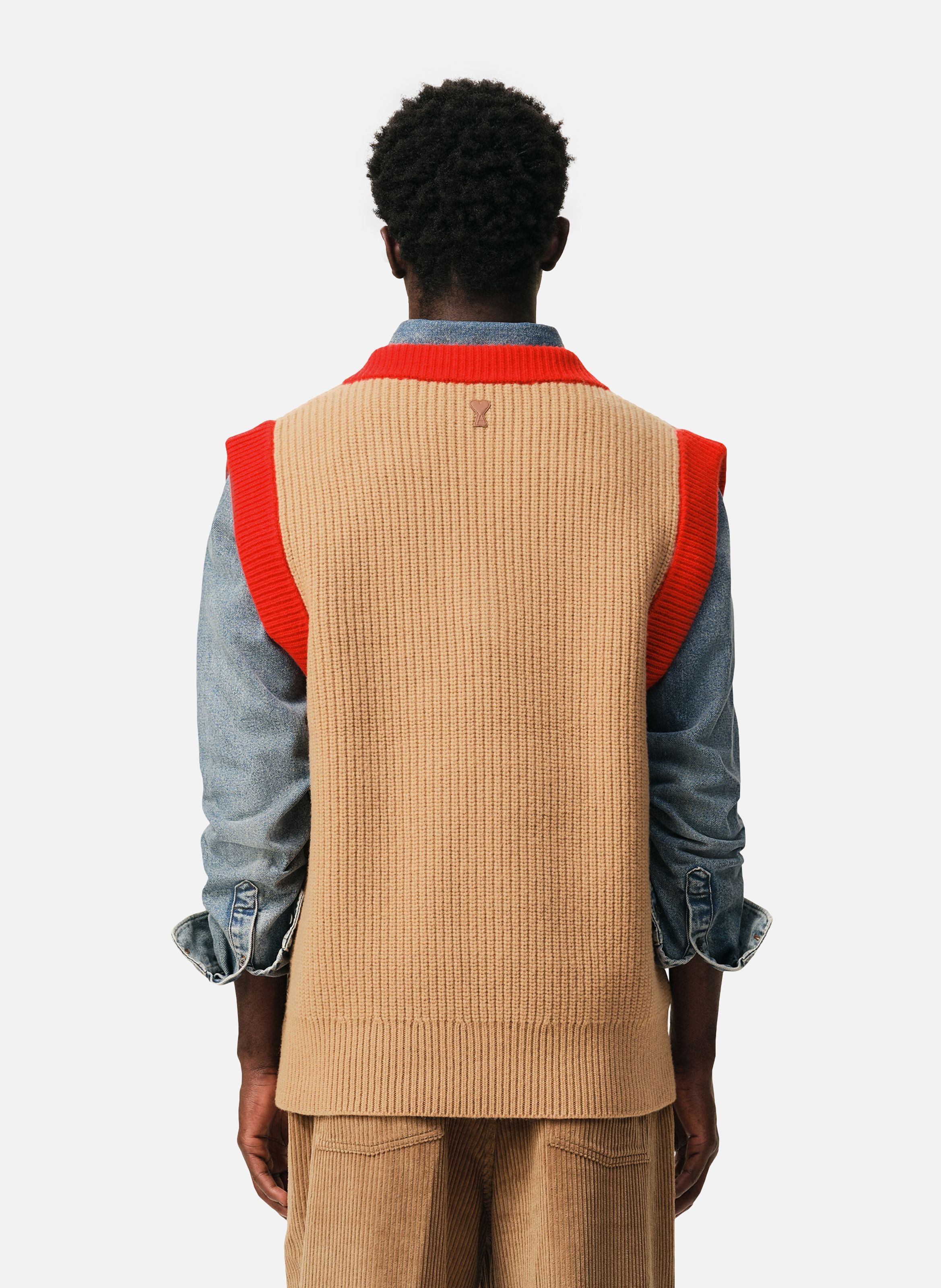 Pull col v sans manches en laine unisexe AMI PARIS Marron