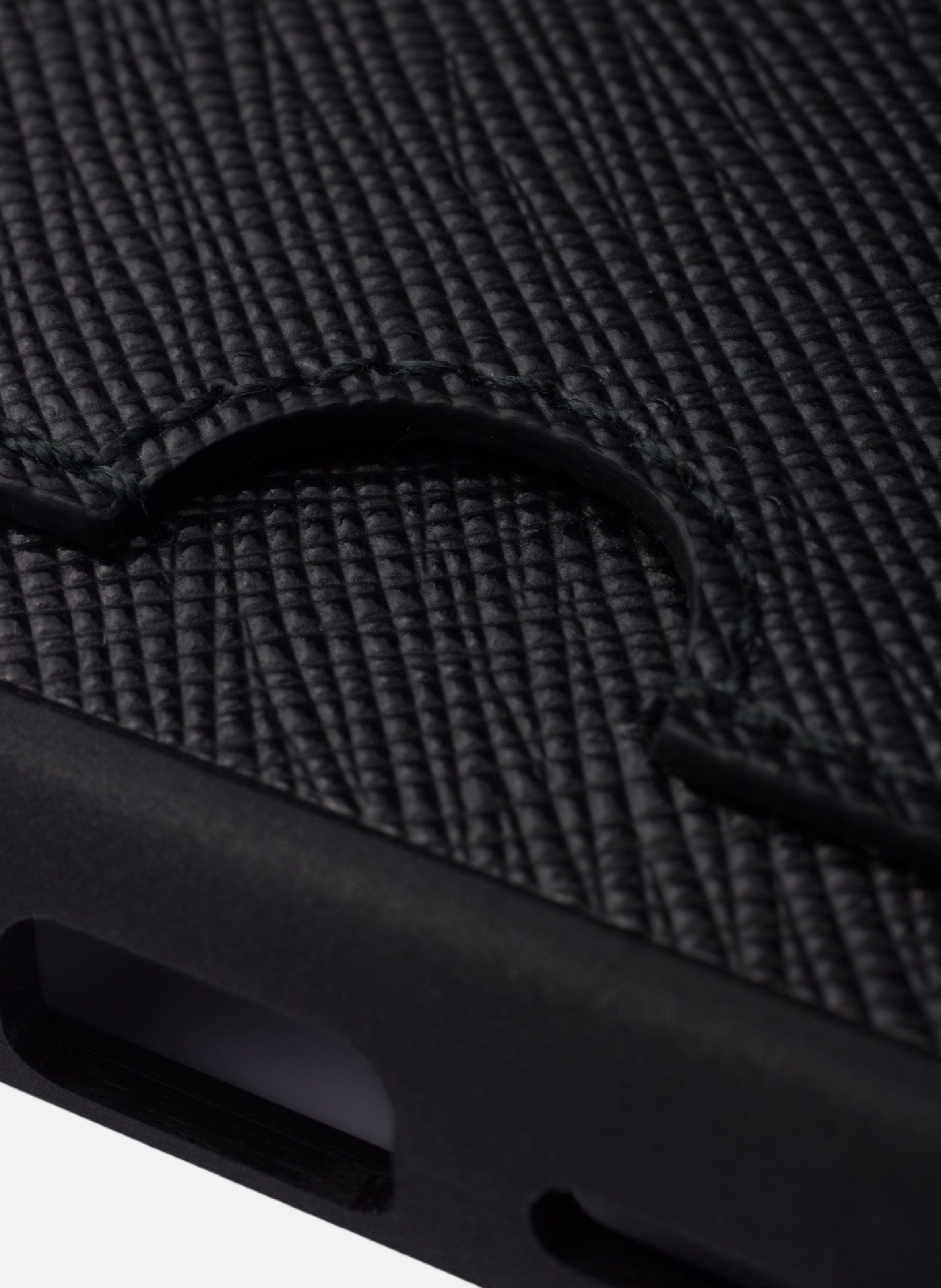 Coque pour iphone 17 pro max en cuir saffiano PRADA Noir