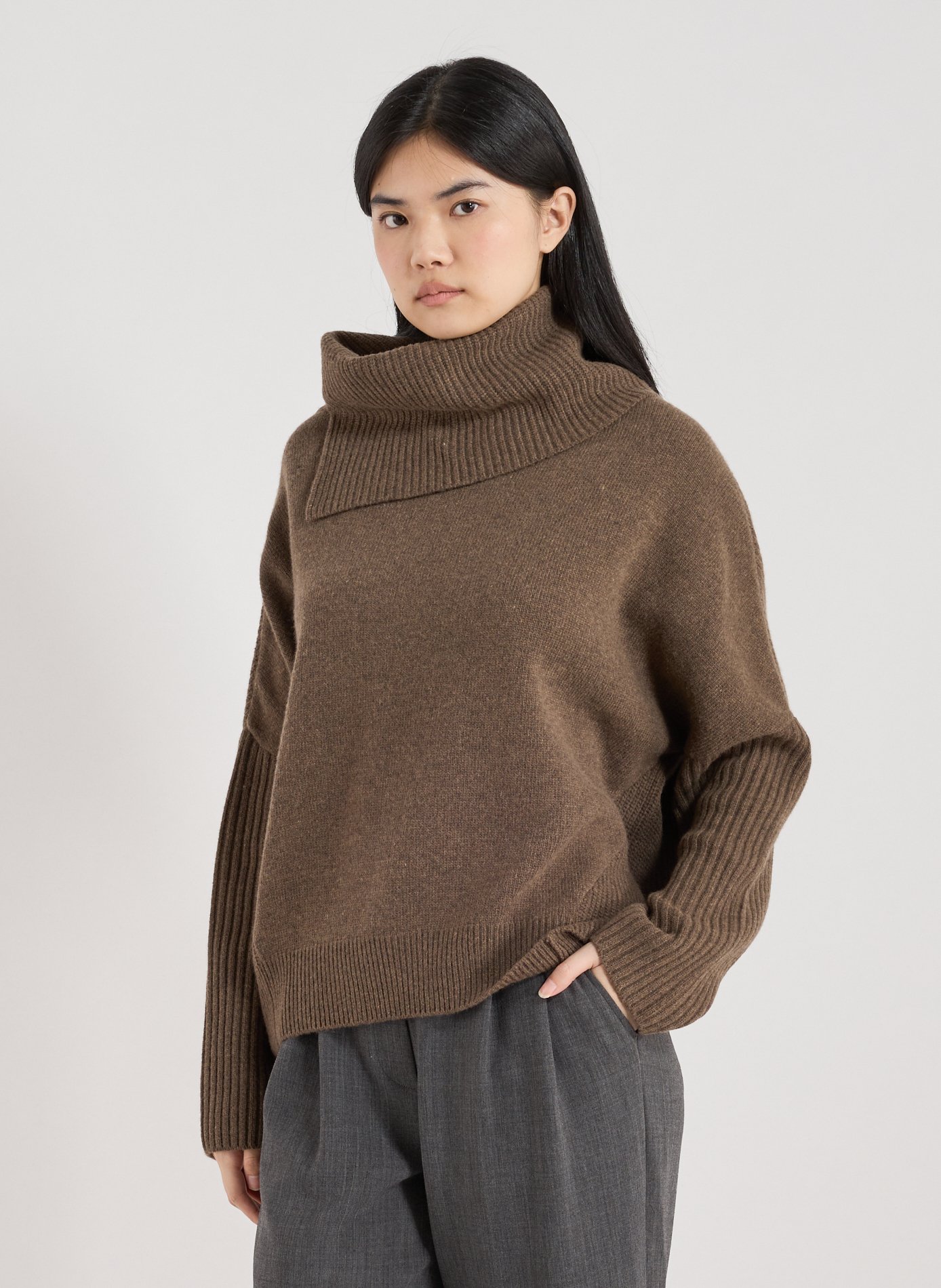 SANDBEIGE Pull large en coton et cachemire mélangés Marron