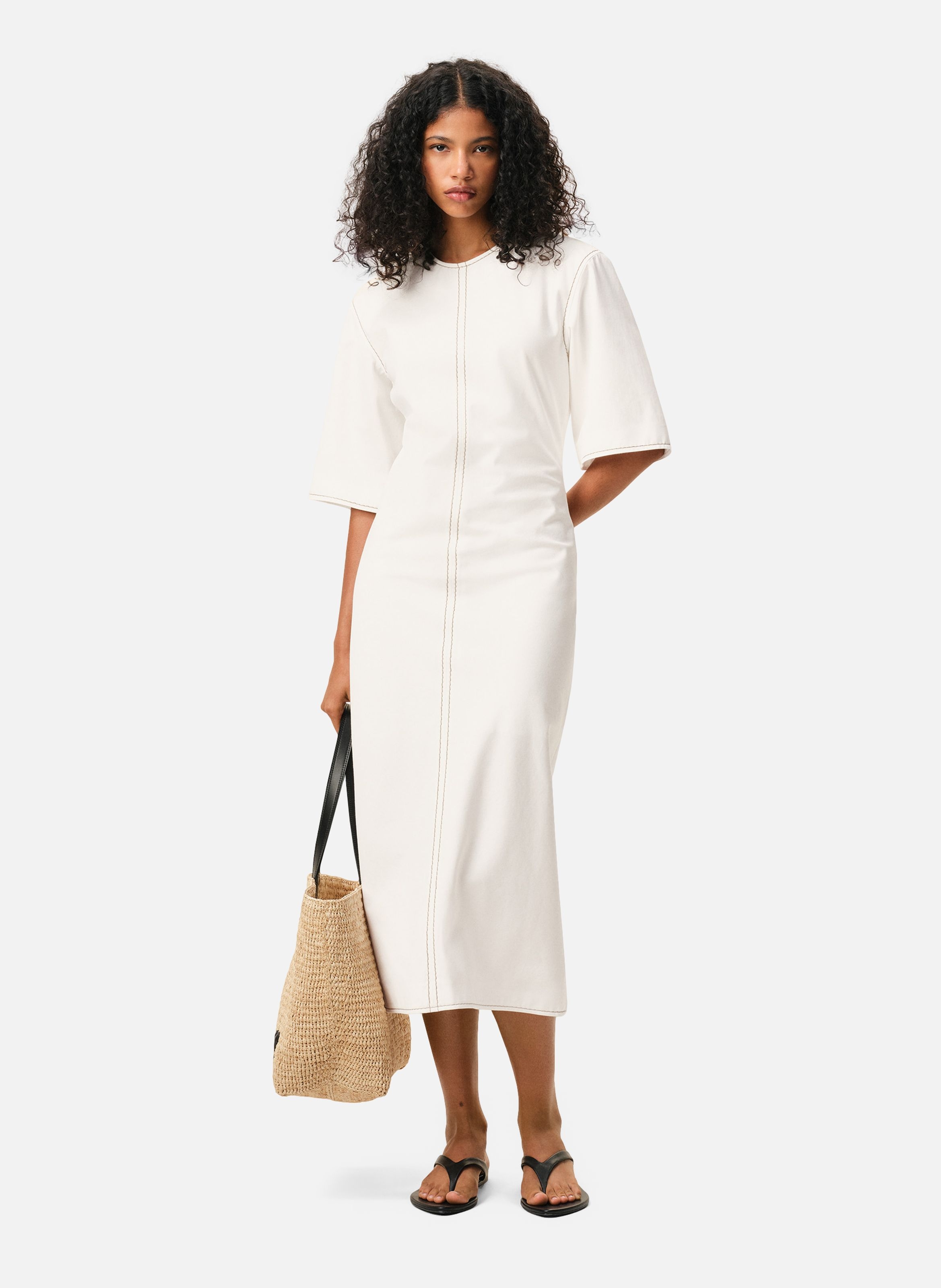 Robe longue ajustée manches courtes en coton BlancAMI PARIS