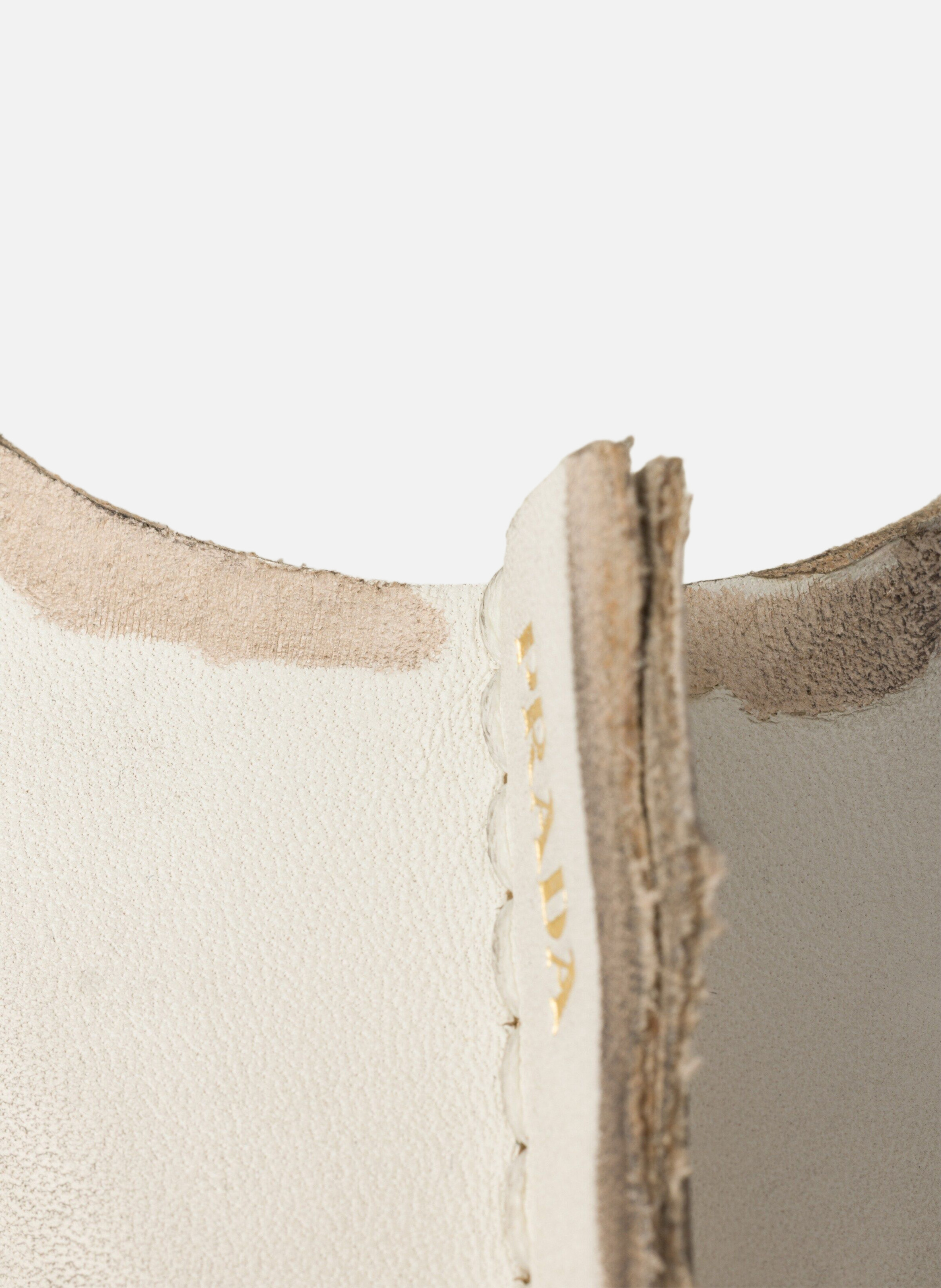 Escarpins en cuir vieilli PRADA Beige