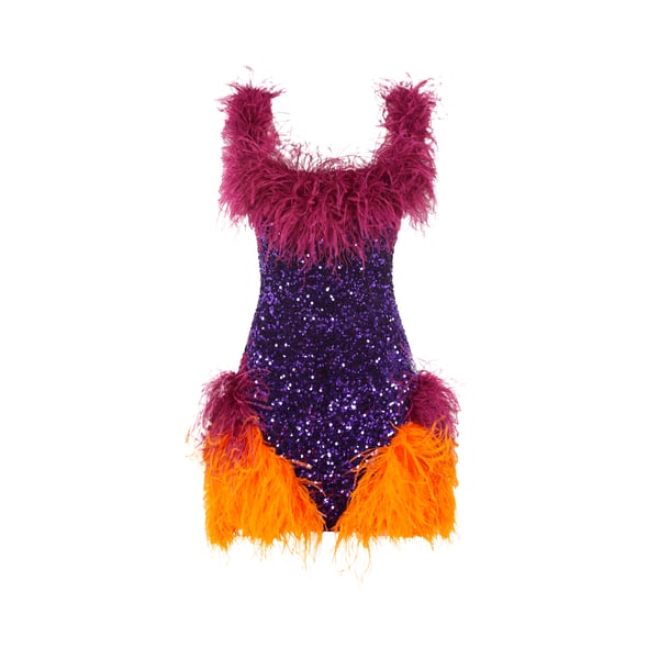 Robe courte à plumes et sequins