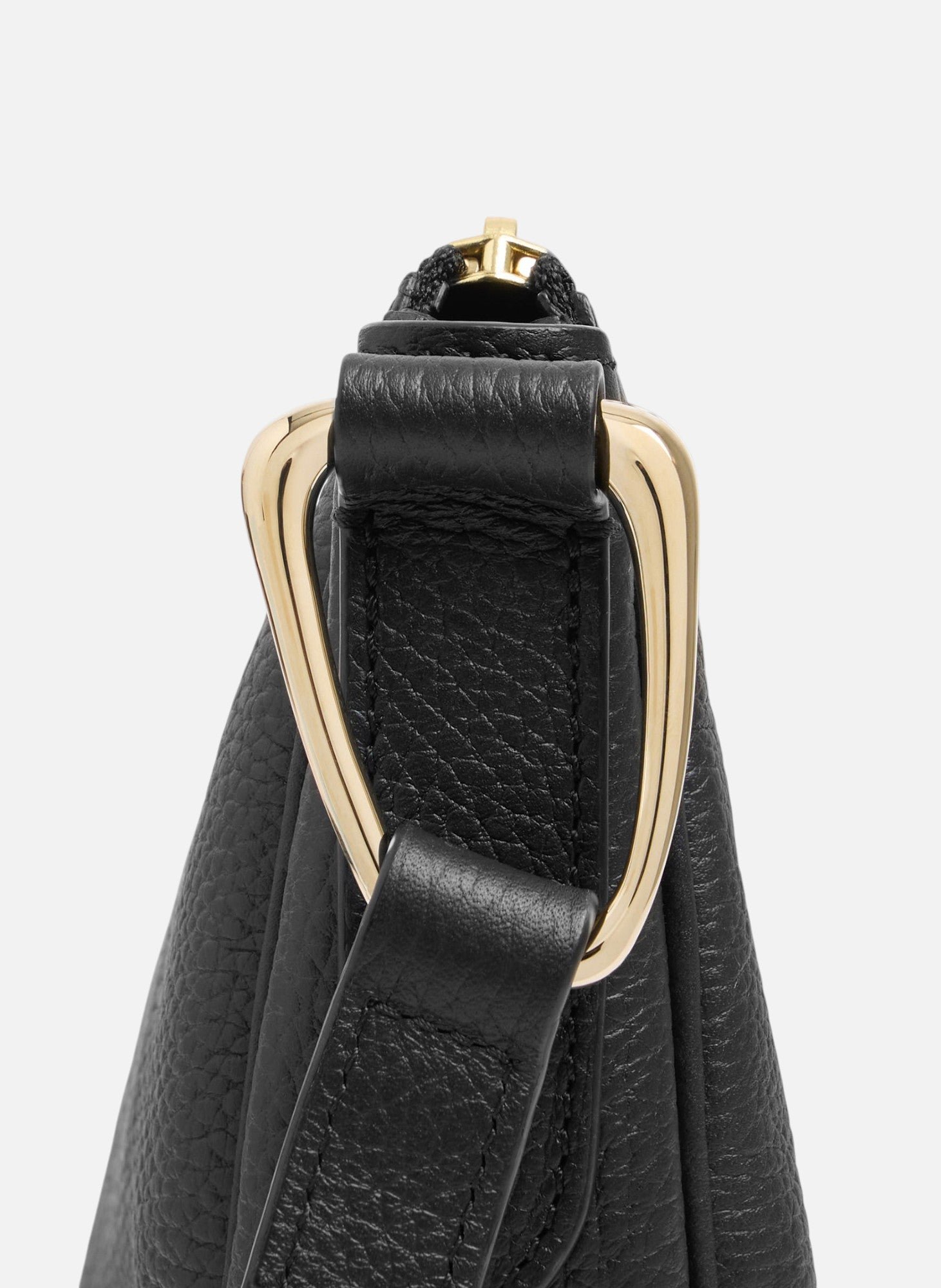 Petit sac bandoulière madeleine en cuir de taurillon grainé LE TANNEUR Noir