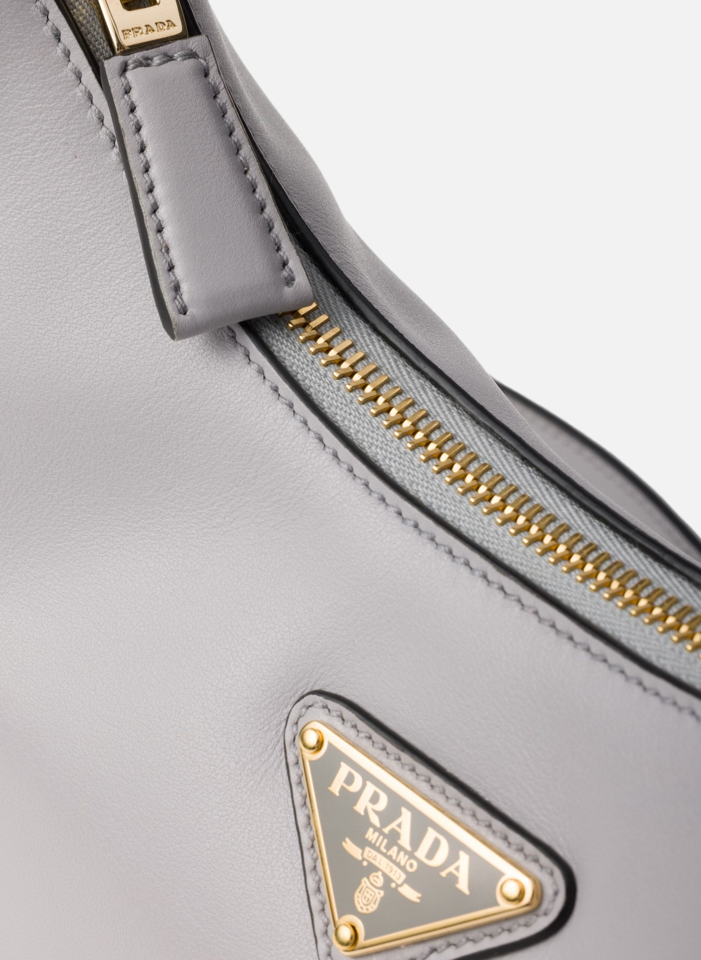 Petit sac porté épaule prada arqué en cuir PRADA Gris