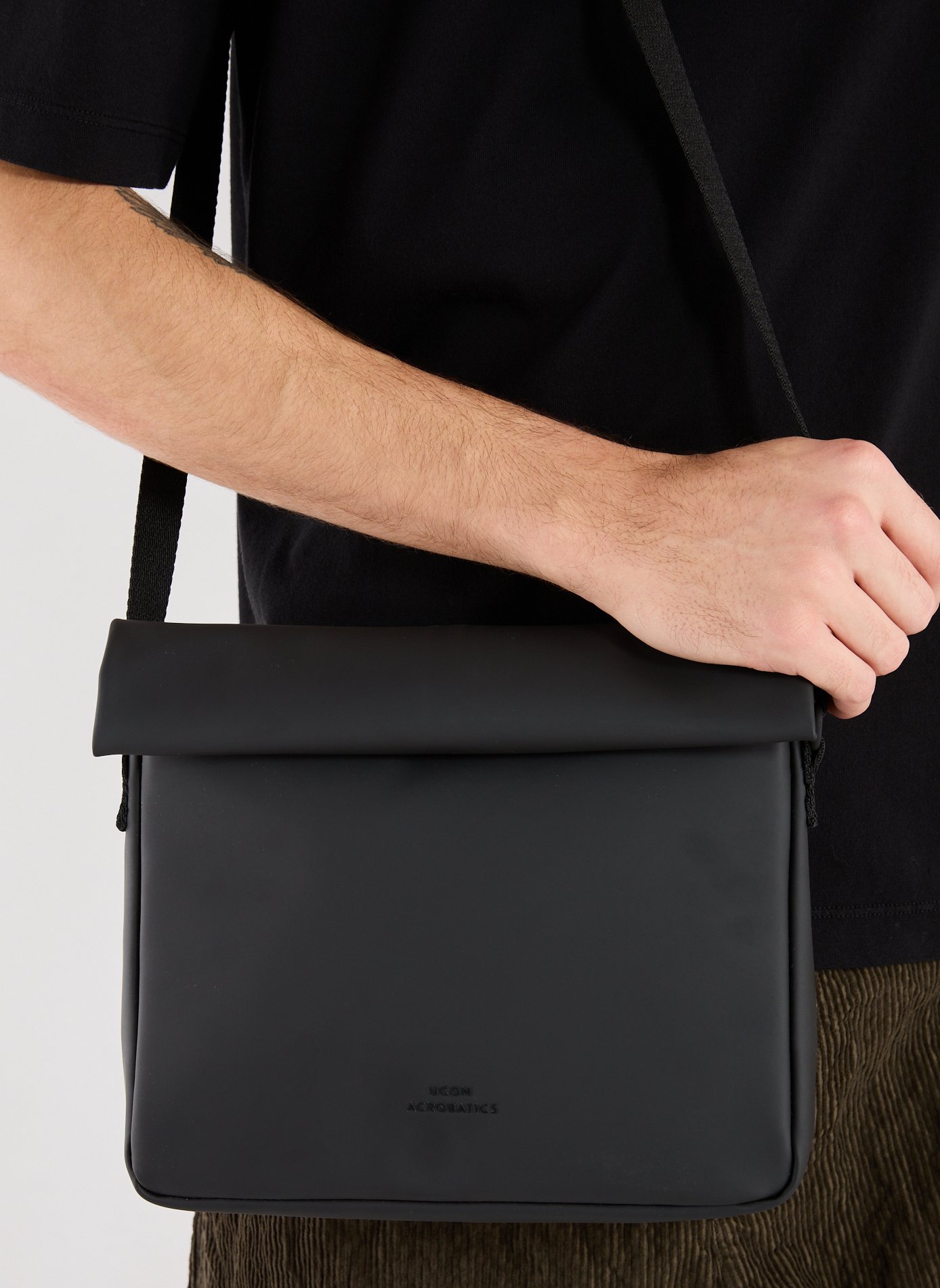 Javrven shoulder bag UCON ACROBATICS Black