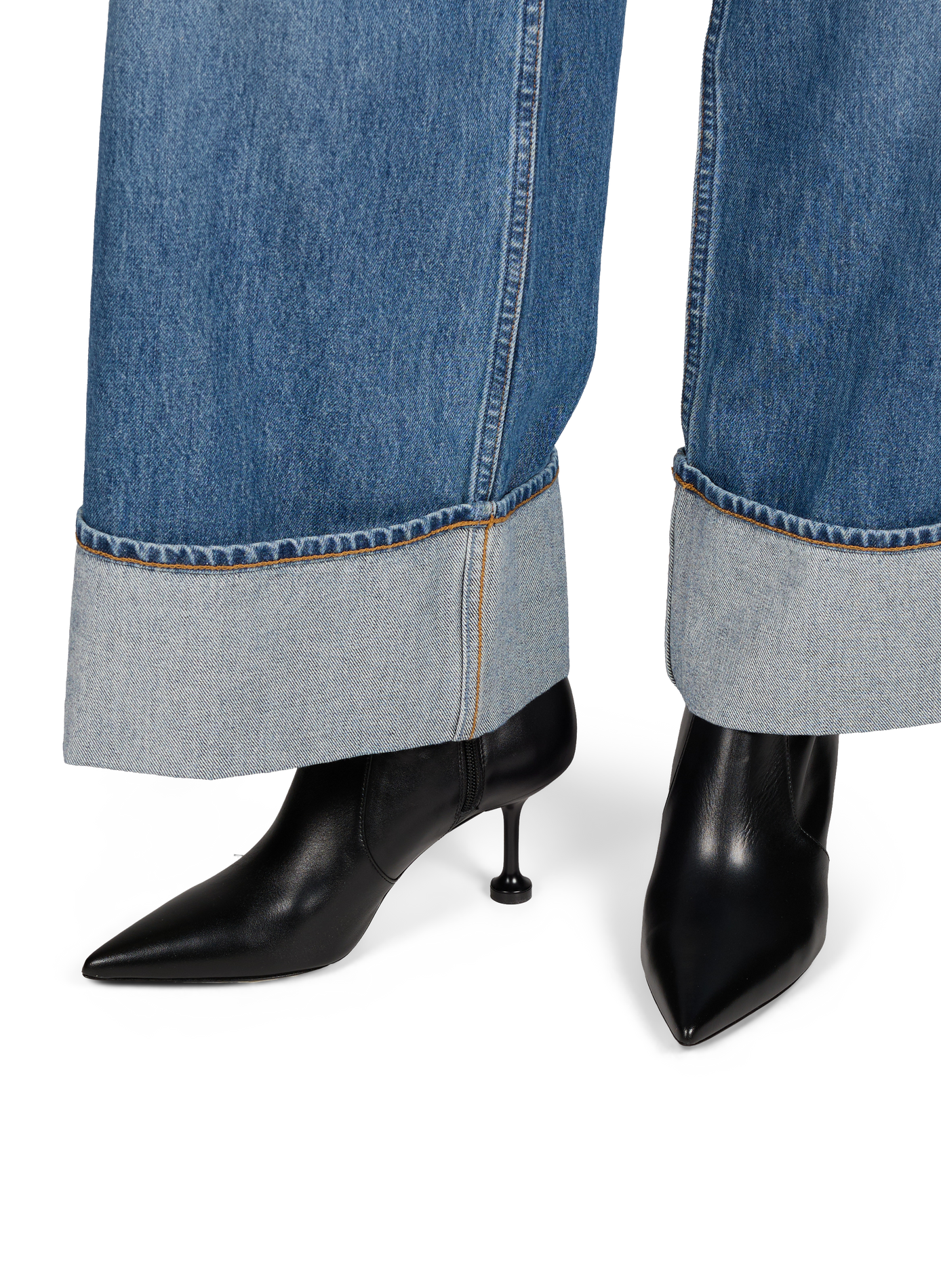 Stuartini leather ankle boot with zip STUART WEITZMAN Black