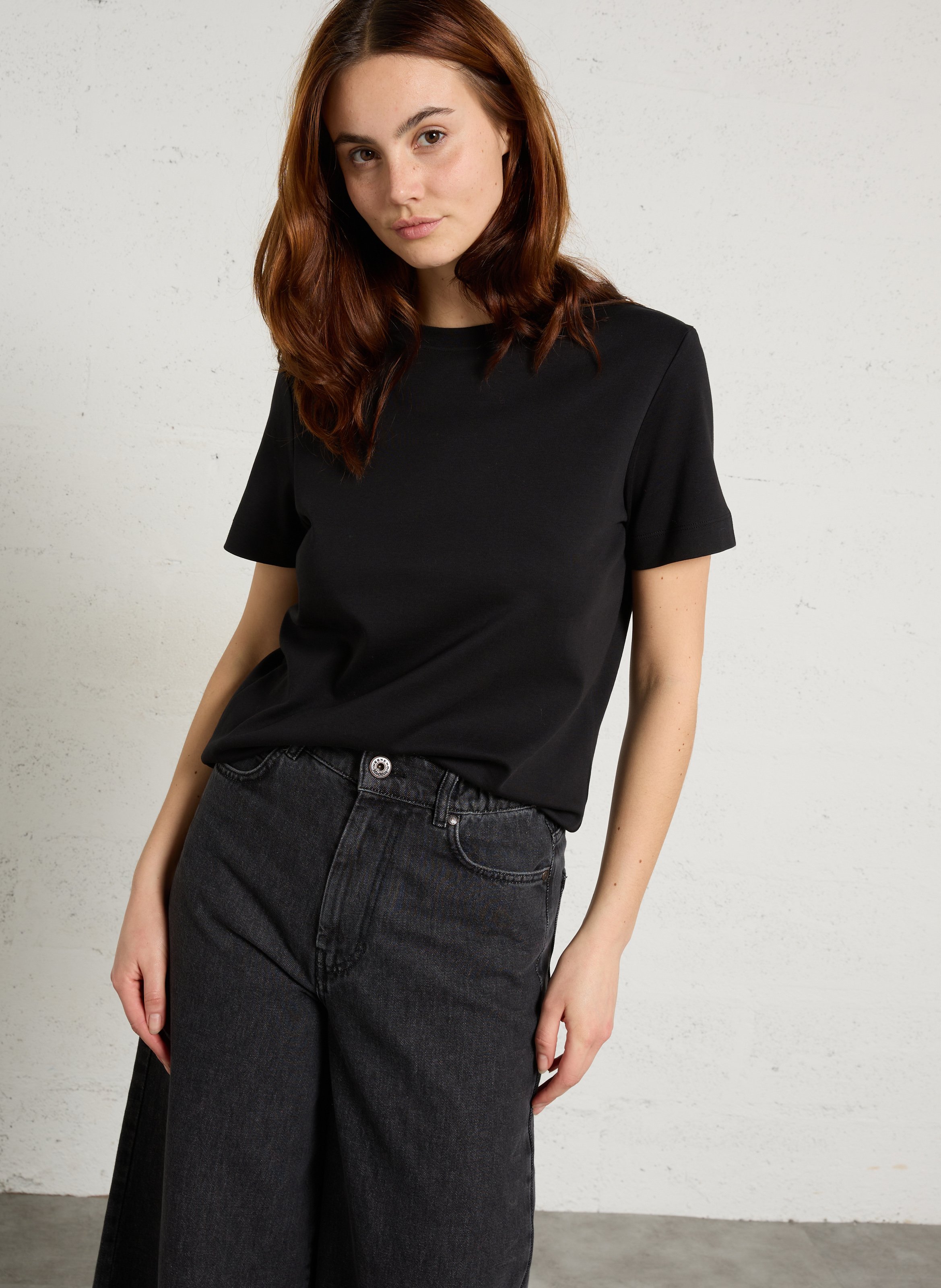 Tee-shirt droit col rond en coton leni MAISON 123 Noir