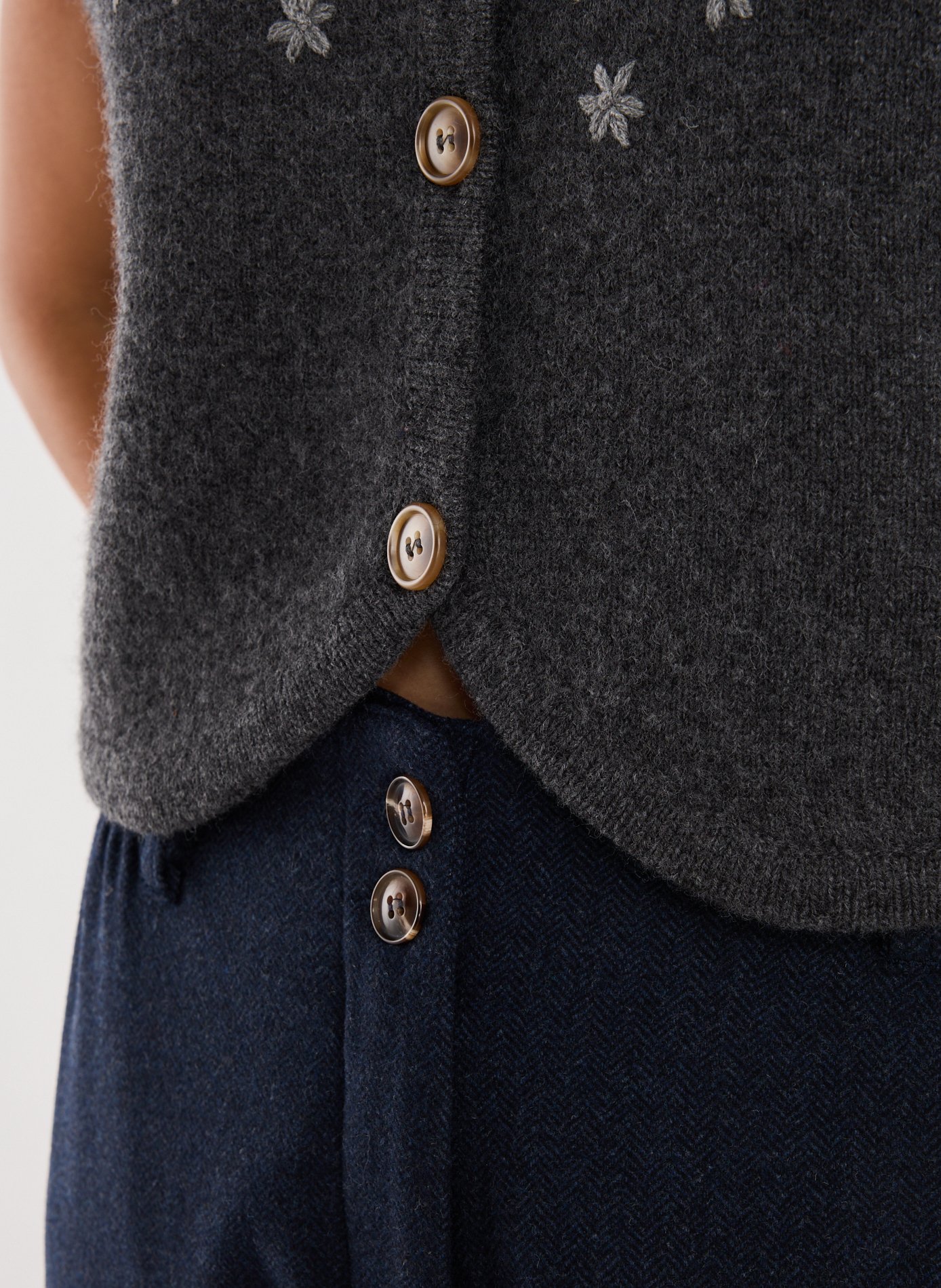 Gilet sans manche brodé en laine LOUISE MISHA Noir