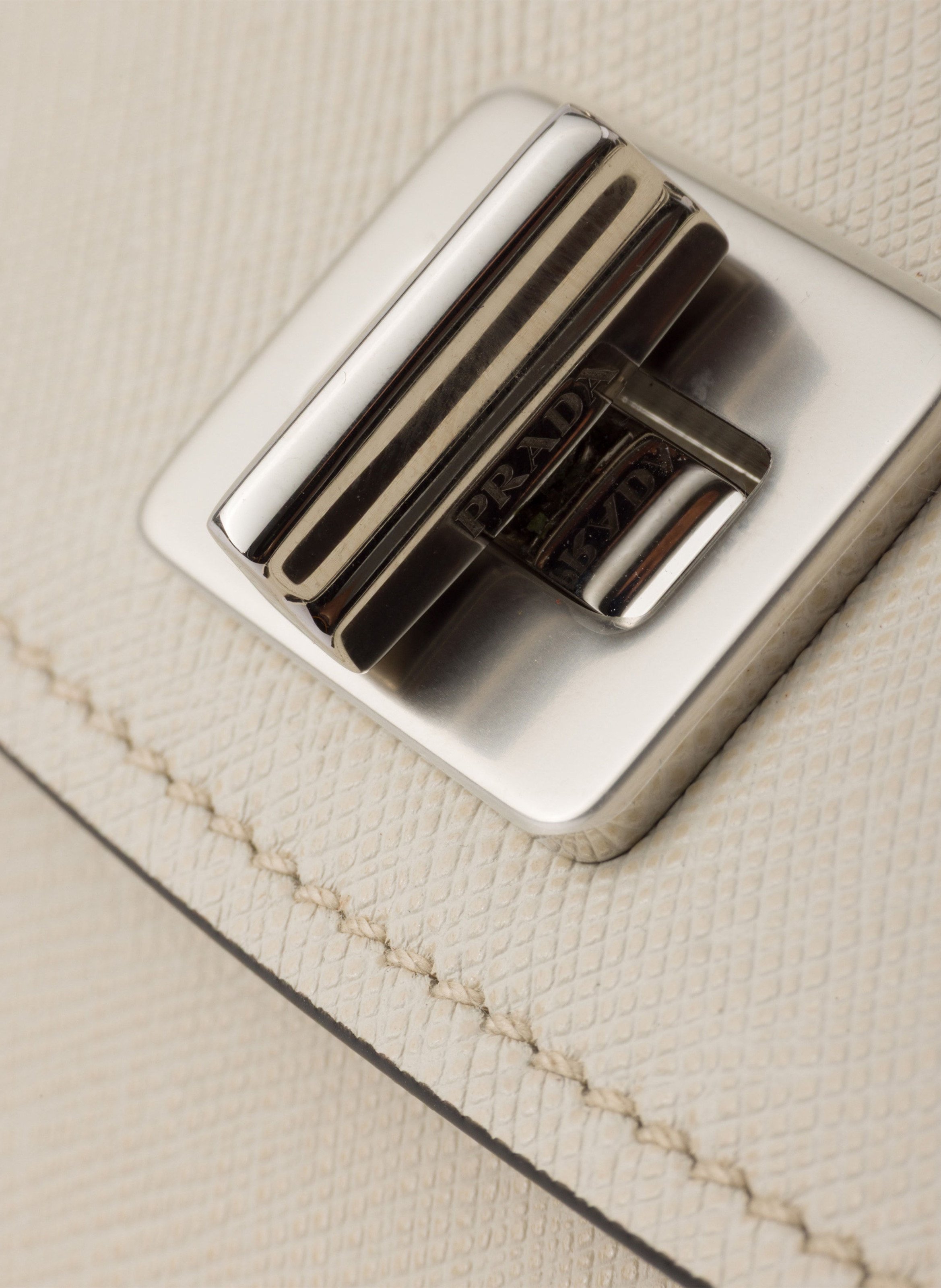 Mini sac prada avoir en cuir saffiano PRADA Beige