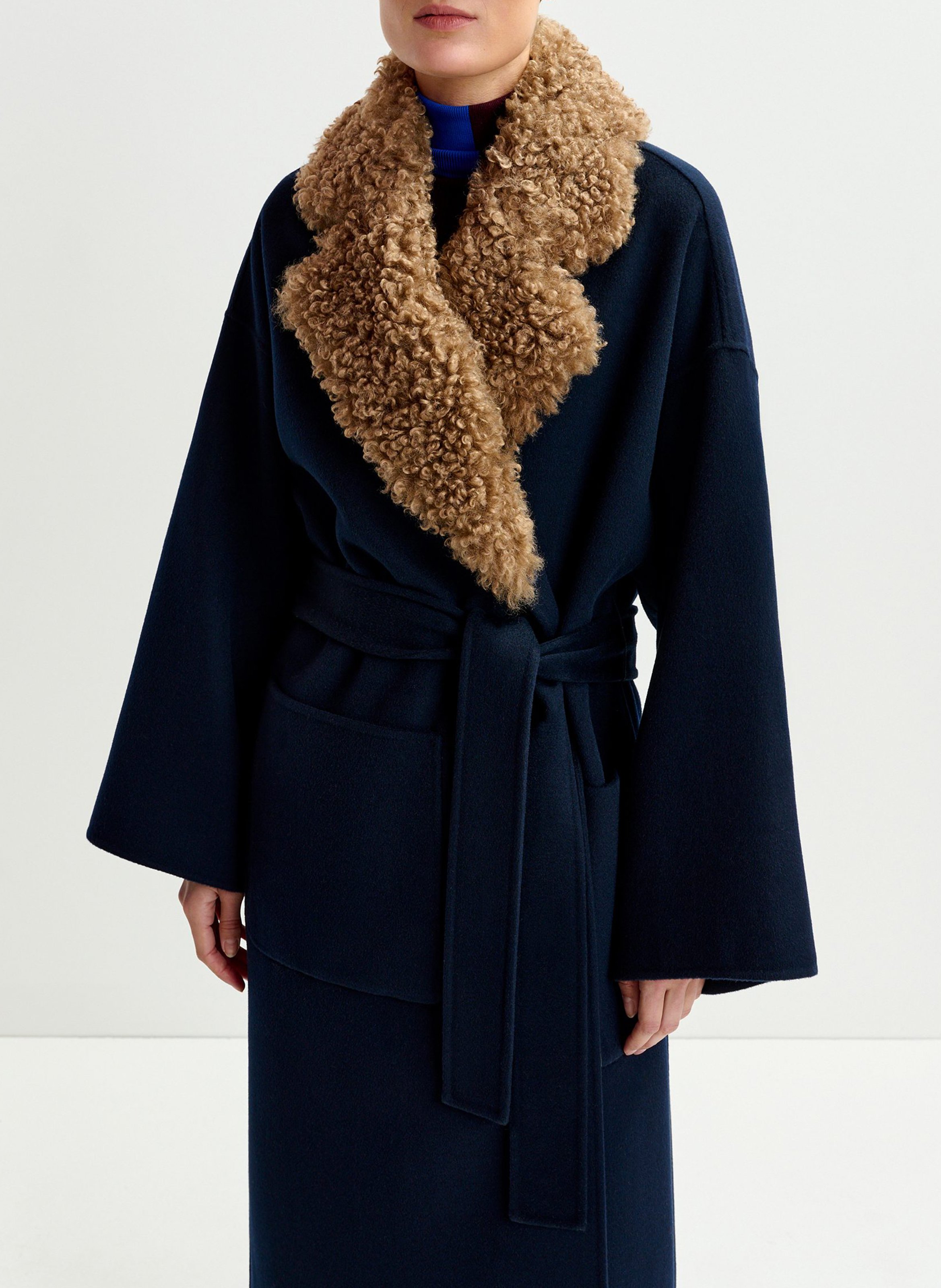 Manteau uni ceinturé en laine irno ESSENTIEL ANTWERP Bleu