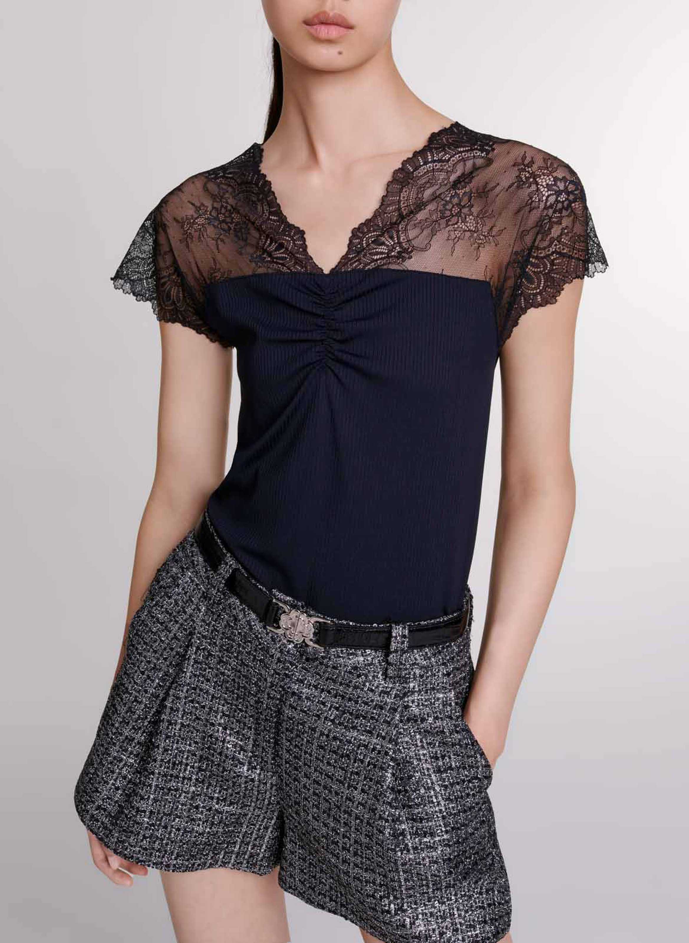 Top col v à dentelle MAJE Noir