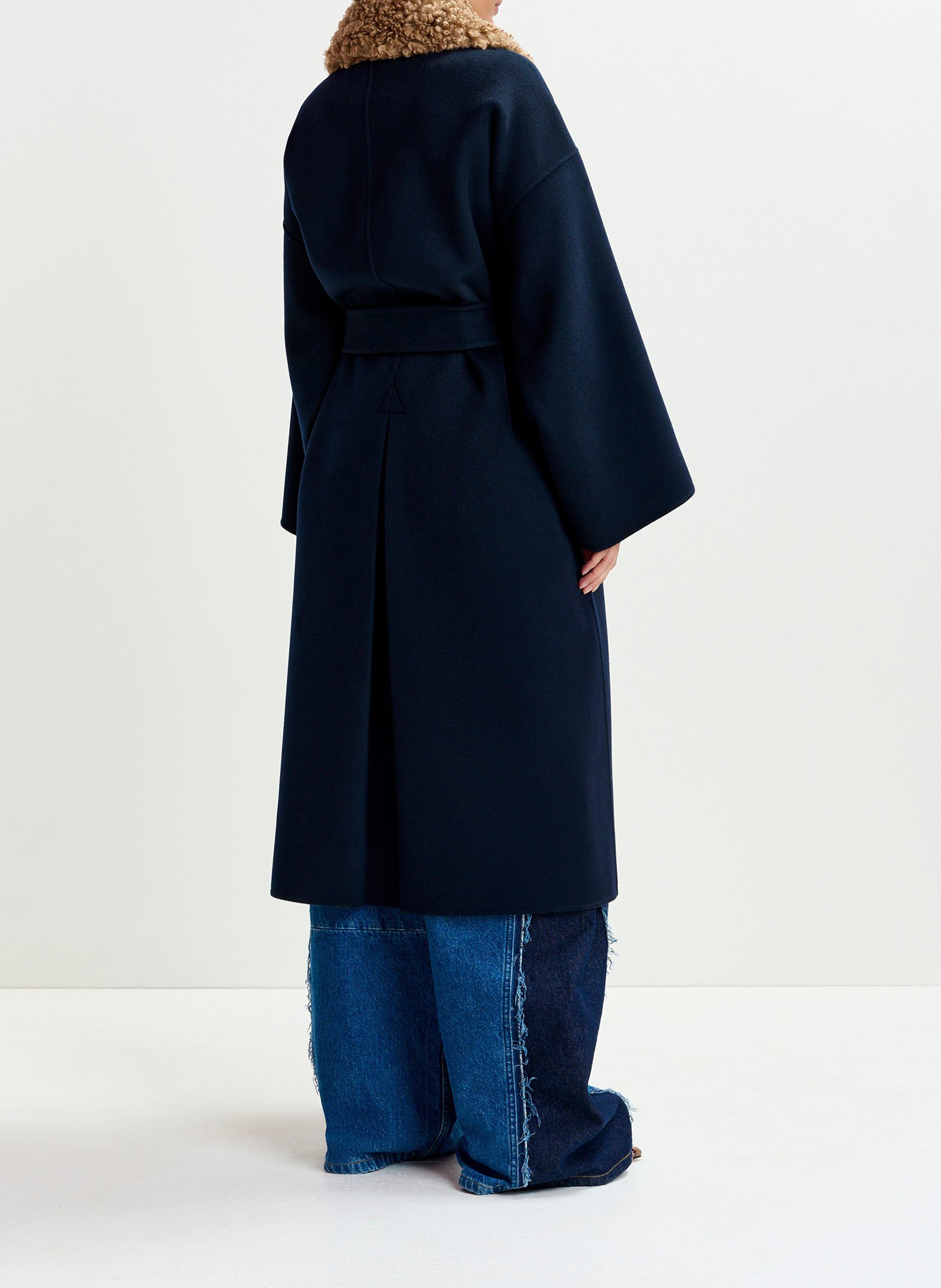 Manteau uni ceinturé en laine irno ESSENTIEL ANTWERP Bleu