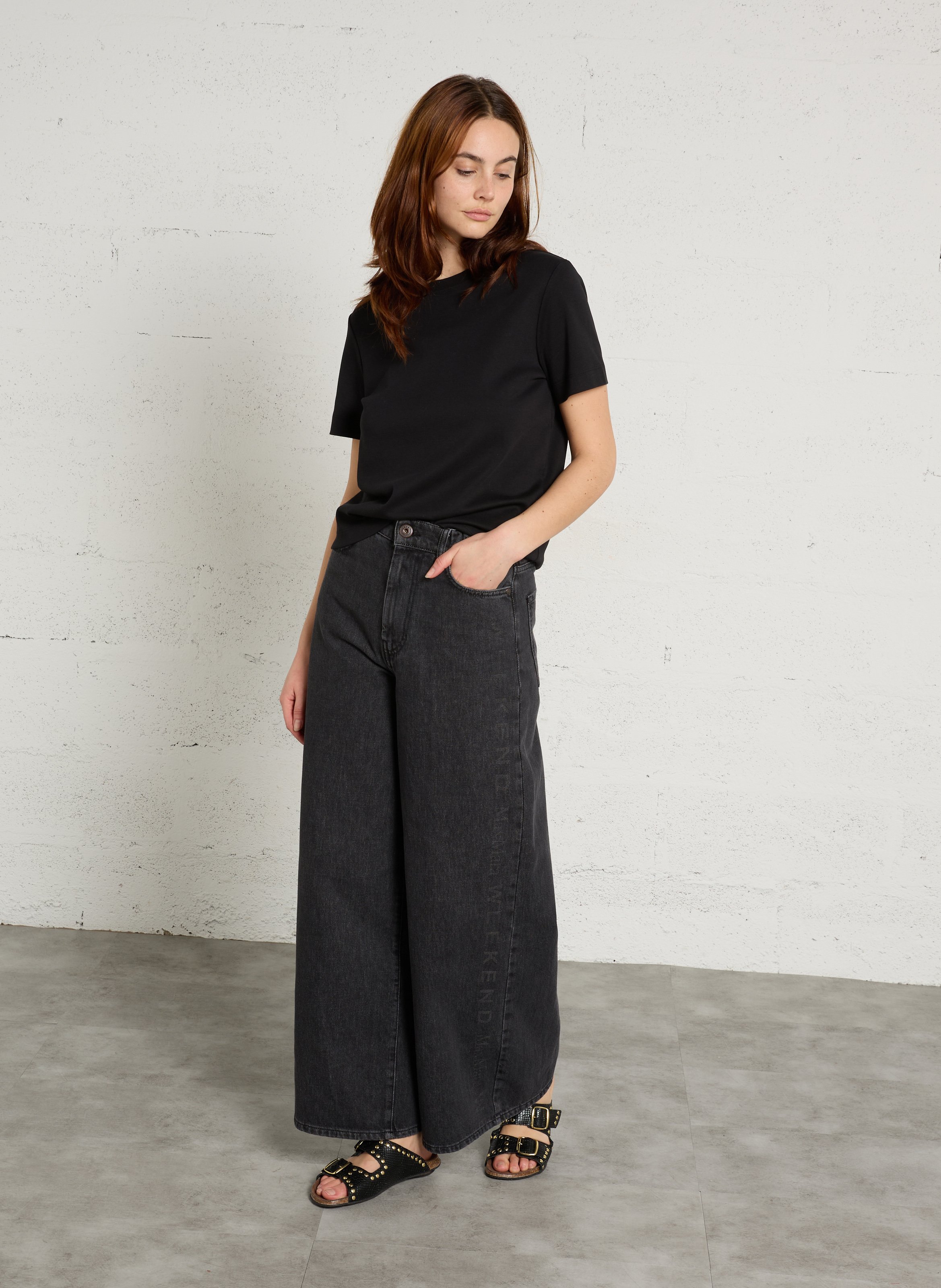 Tee-shirt droit col rond en coton leni MAISON 123 Noir