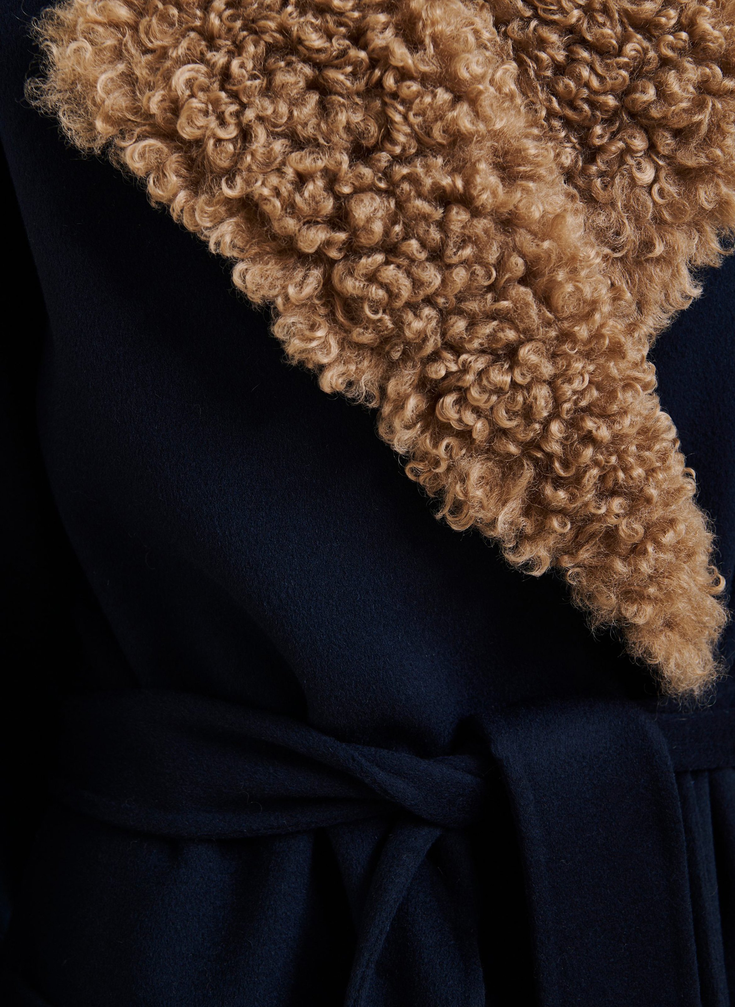 Manteau uni ceinturé en laine irno ESSENTIEL ANTWERP Bleu