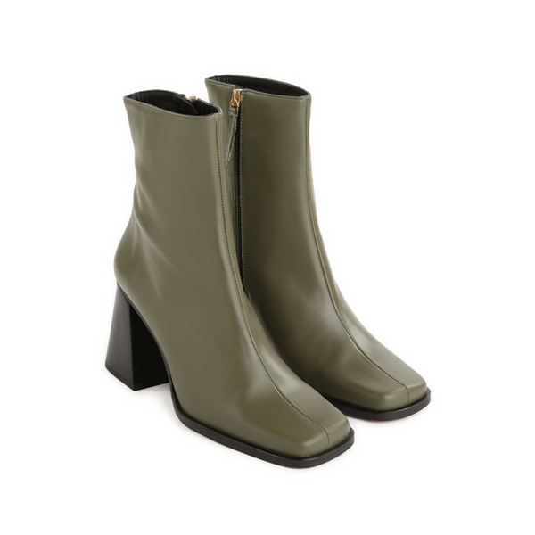 Alohas Leather Ankle Boots In Green