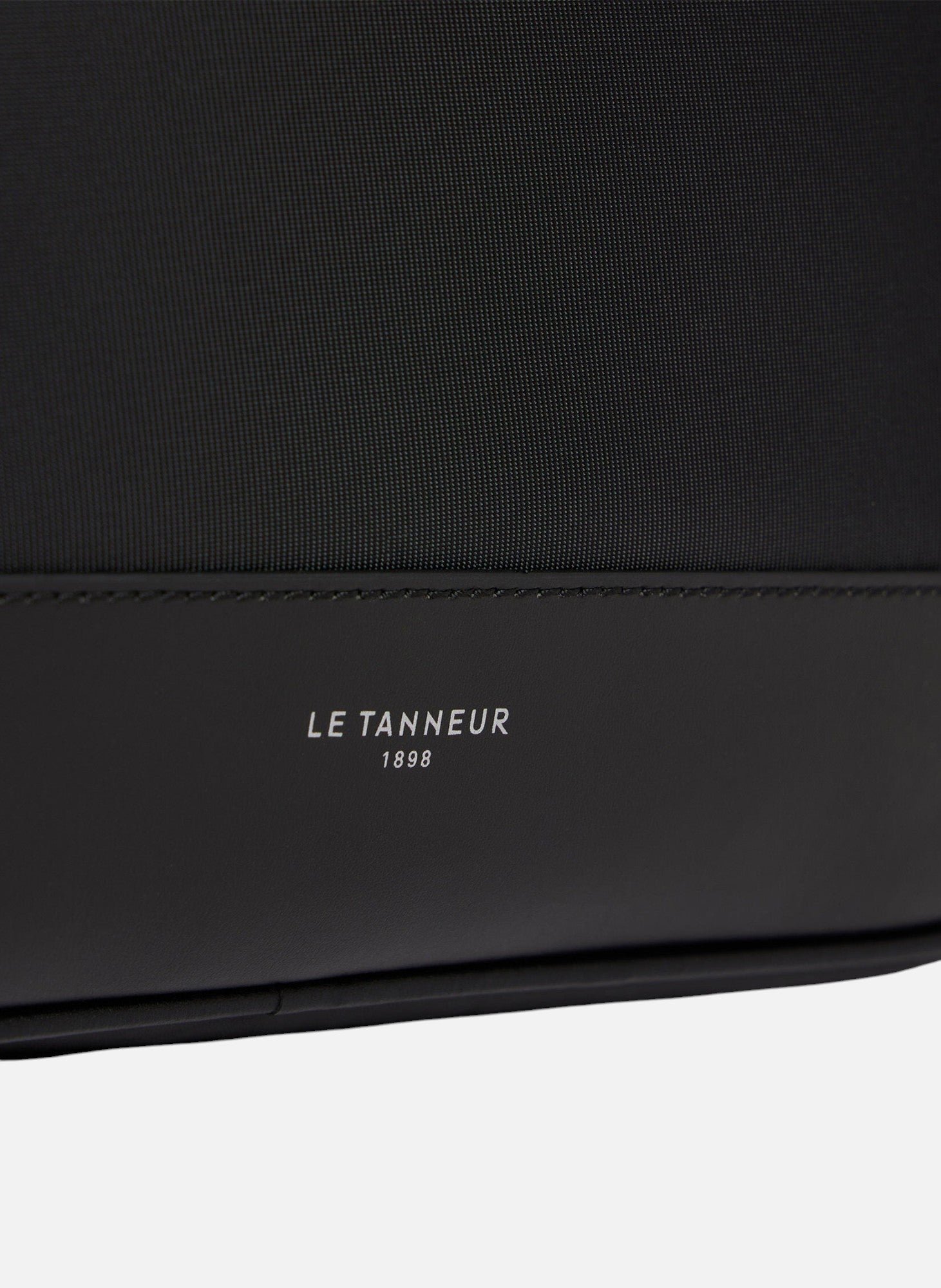 Sac à dos zippé gaspard LE TANNEUR Noir