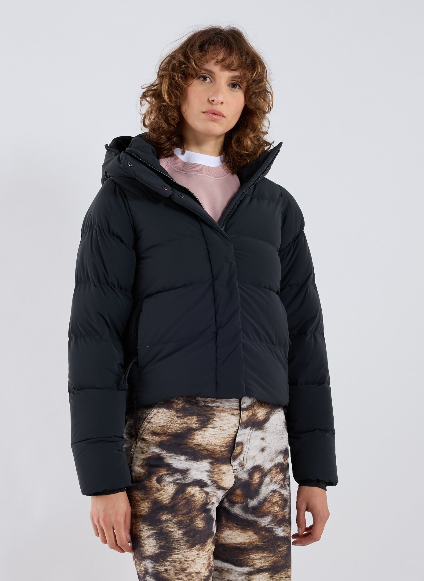 COLUMBIA Short hooded puffer jacket Amaze Puff Black