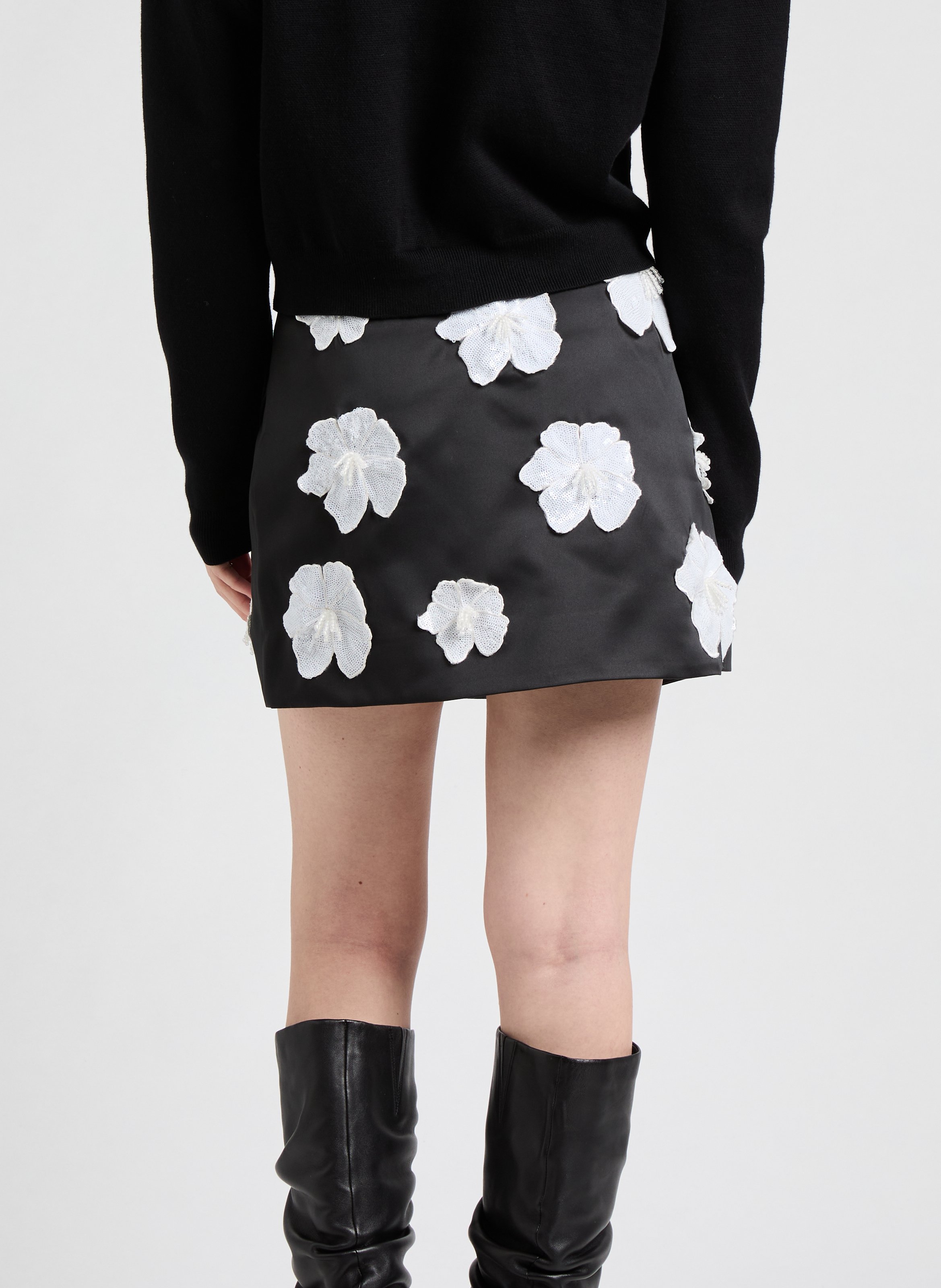 Jupe satinée avec motif fleuri ROTATE Noir