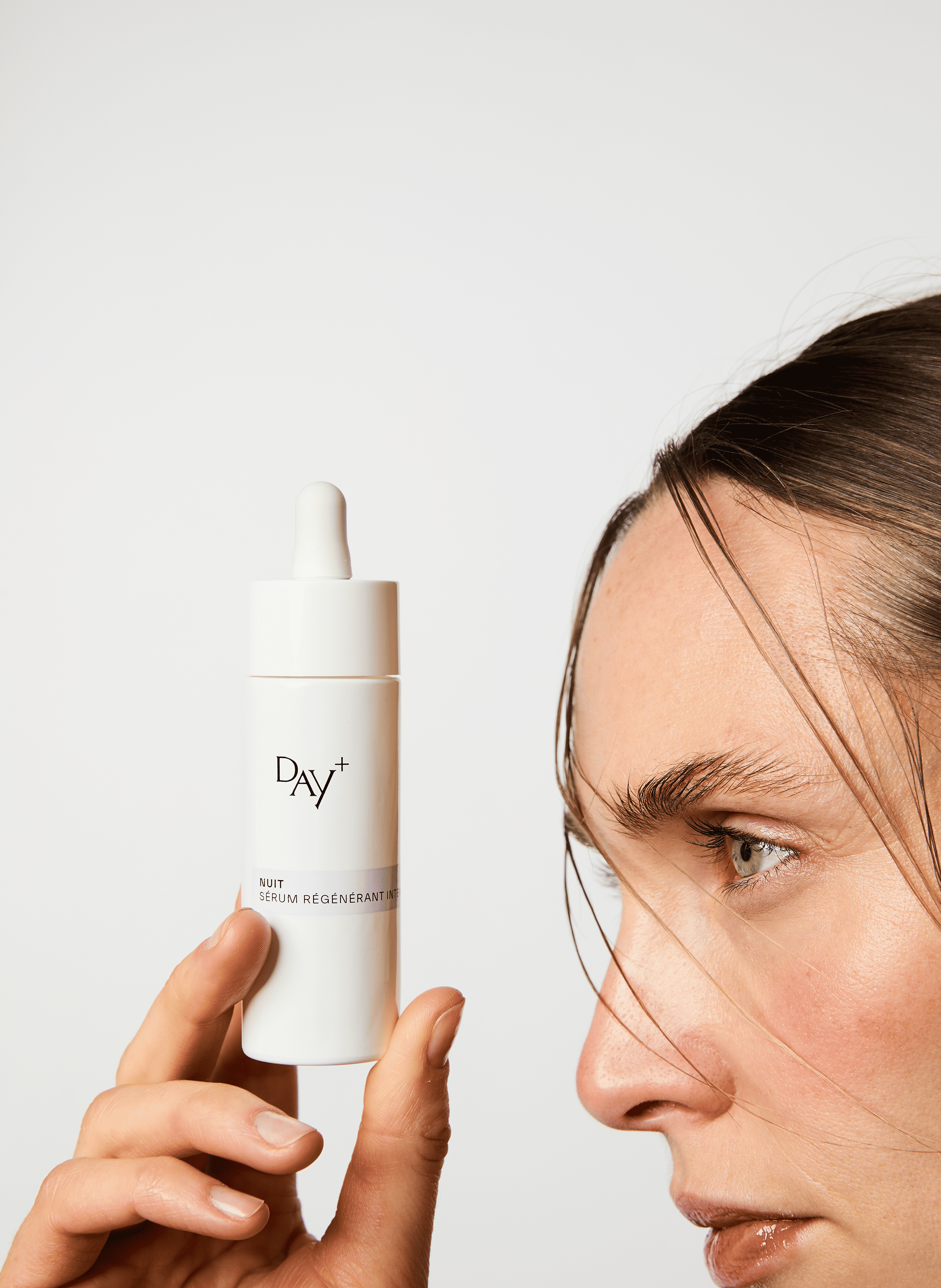 Sérum Nuit Régénérant Intense DAY+ No color
