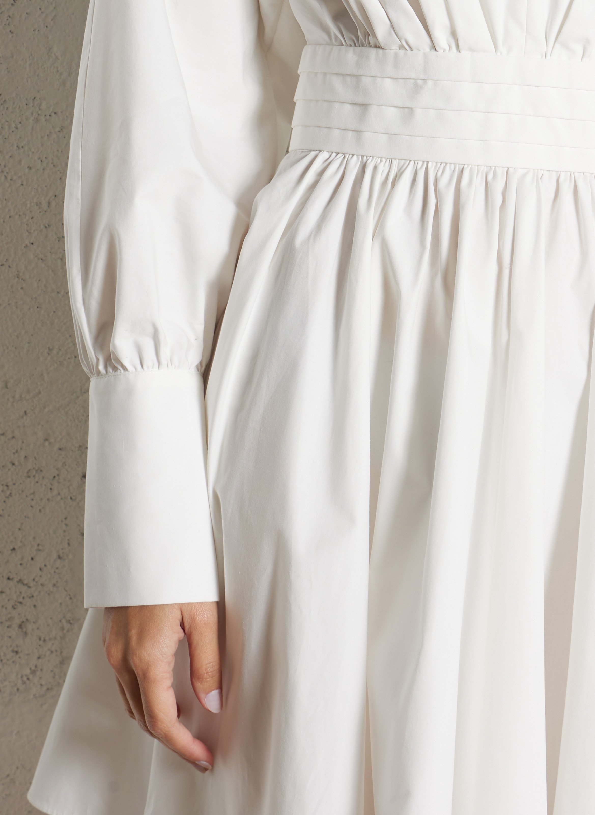 Robe courte col v plis plats en coton IKKS Blanc