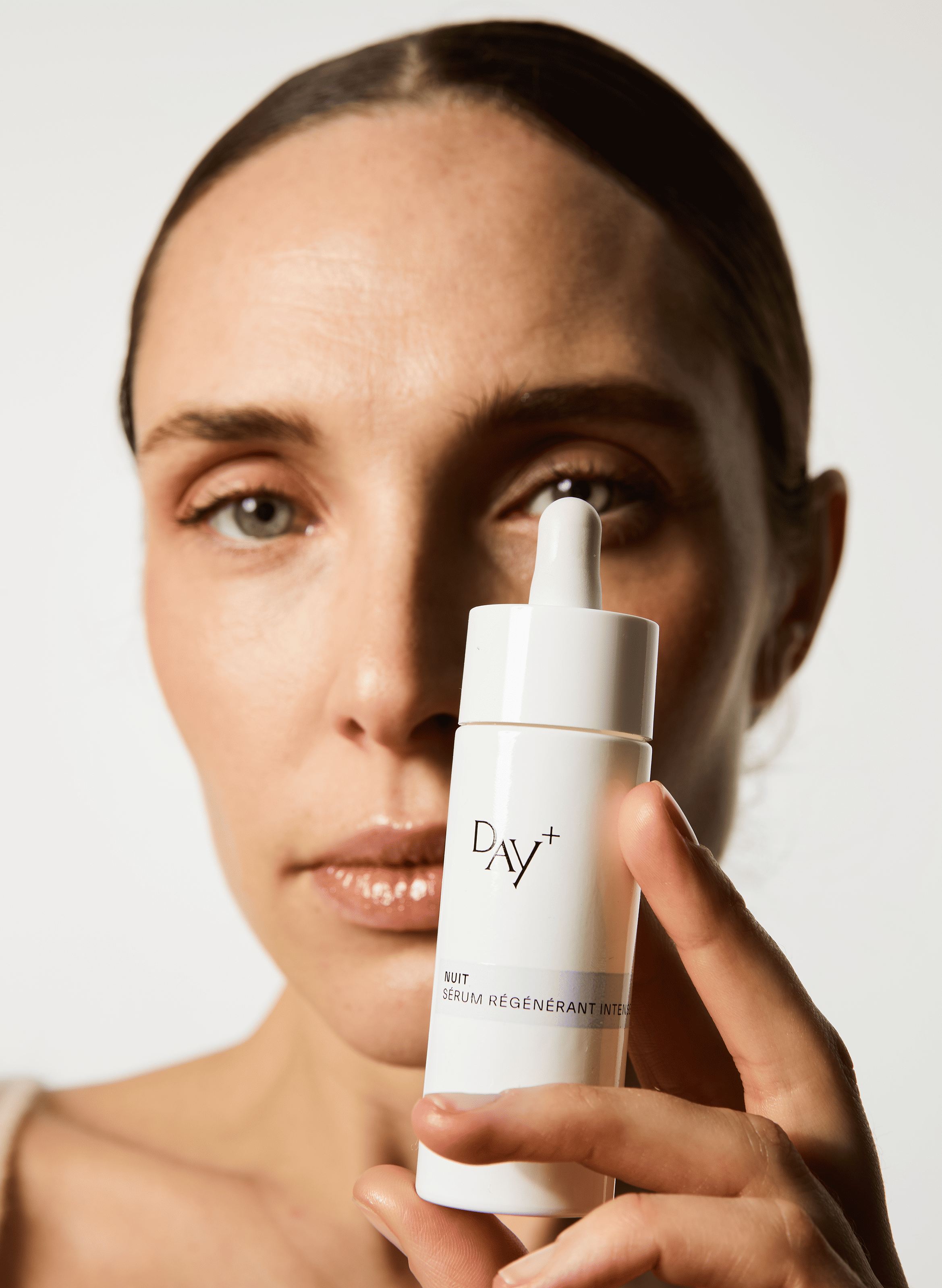 Sérum Nuit Régénérant Intense DAY+ No color