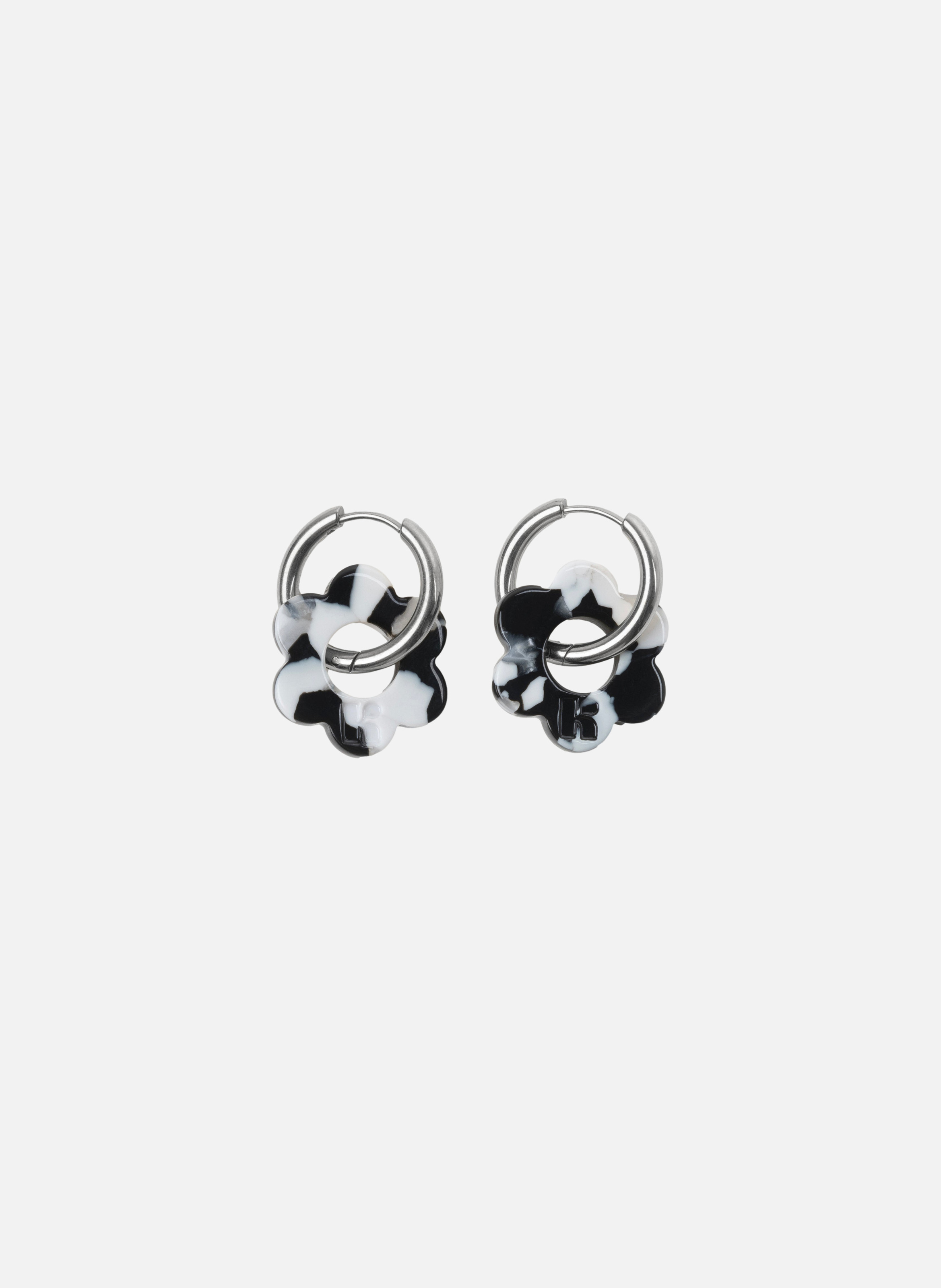 Boucles d'oreilles Baby Fleurette avec anneaux en acier inoxydable argenté NoirKURAGE GINZA