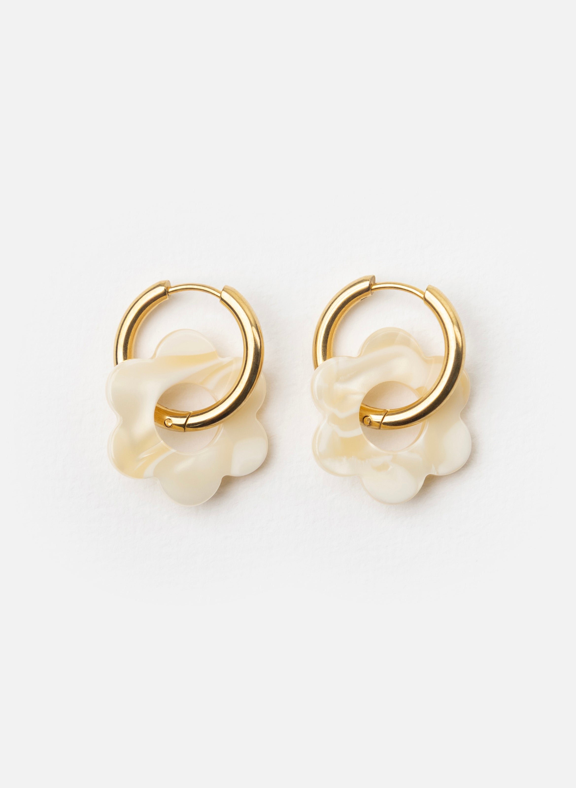 Boucles d'oreilles baby fleurette avec anneaux en acier inoxydable doré KURAGE GINZA Beige