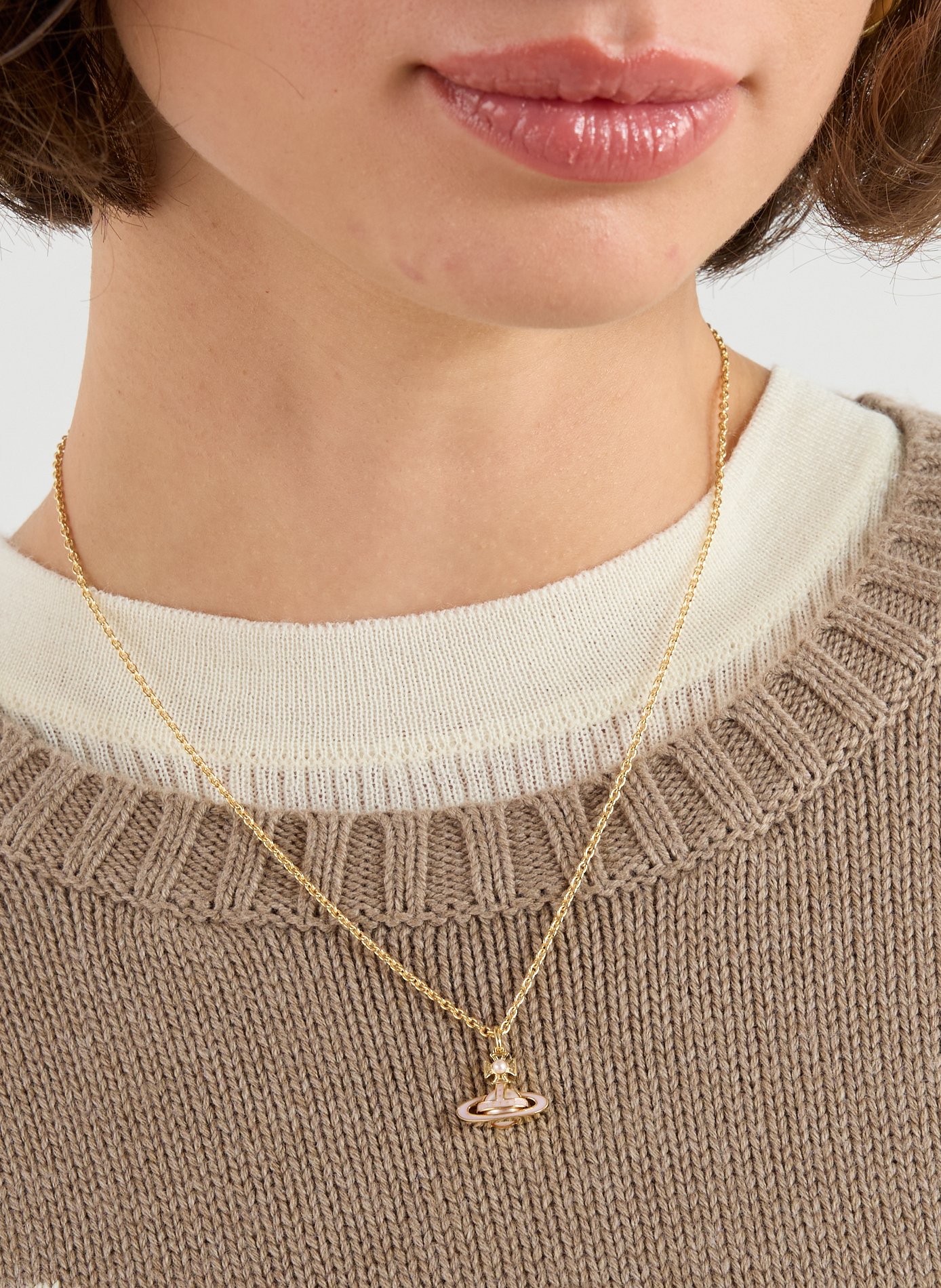 VIVIENNE WESTWOOD Collier à pendentif Simonetta Bas Relief Rose