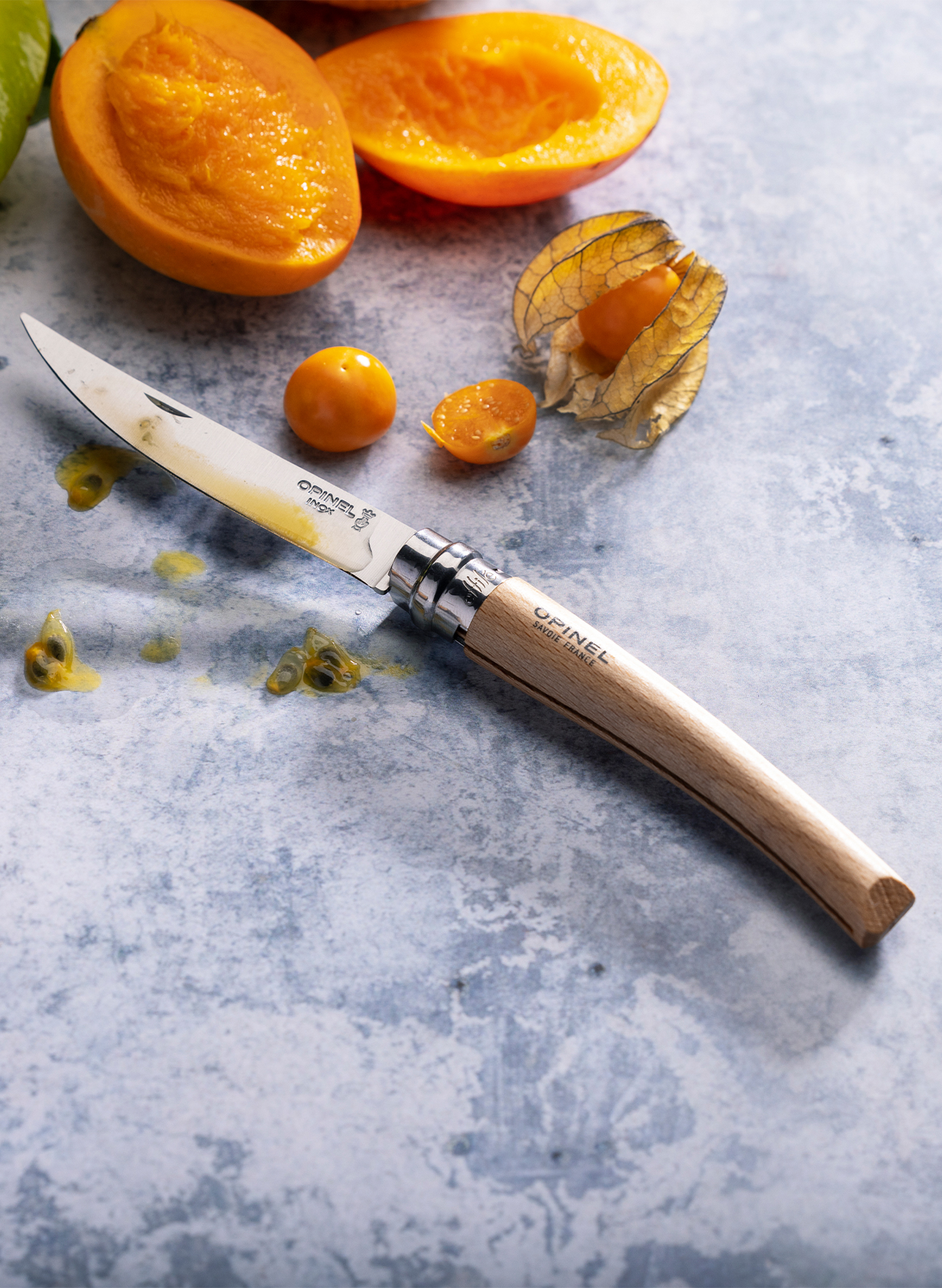 Spitzes Messer aus Edelstahl OPINEL Beige