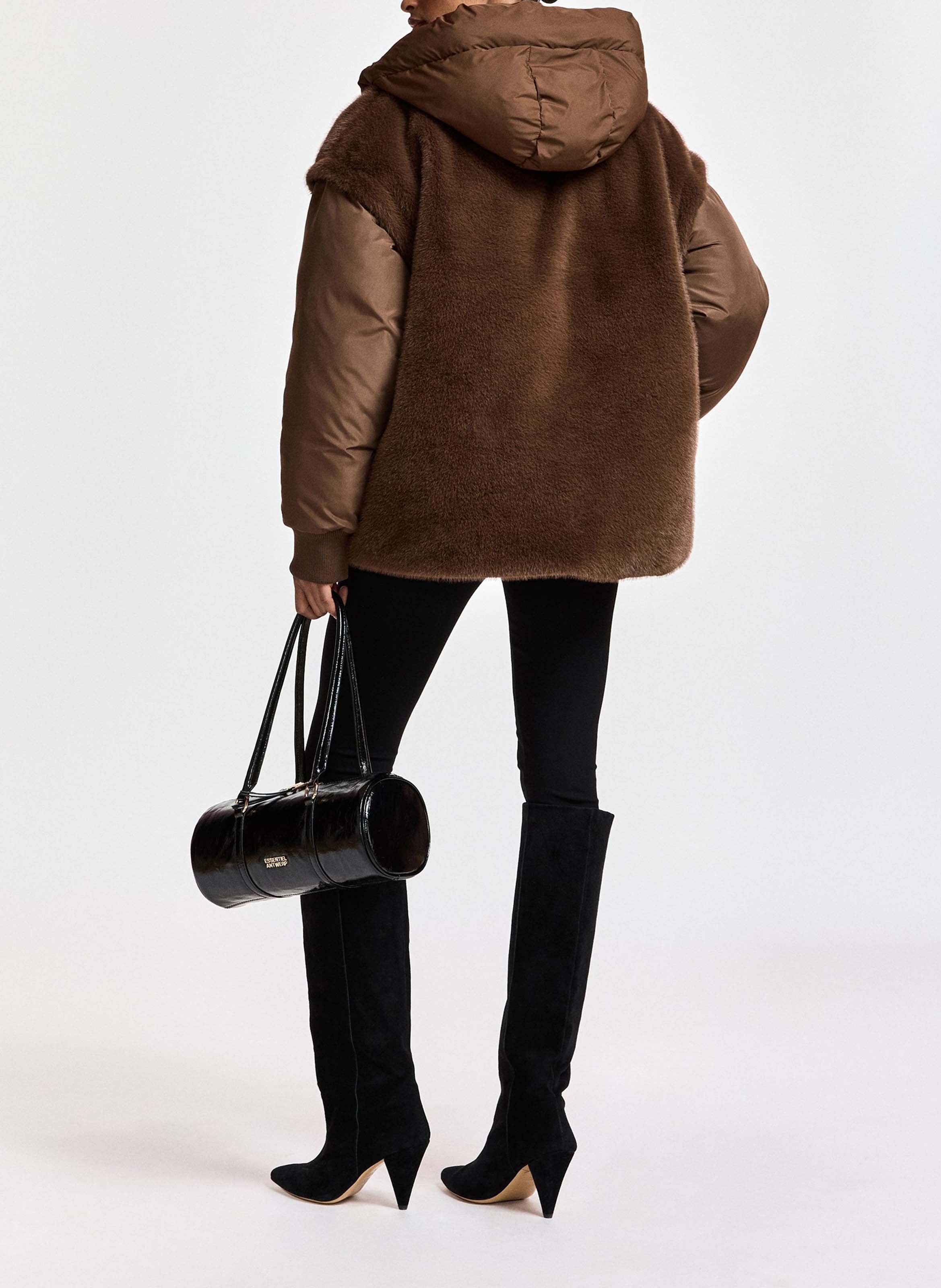 Veste oversize matelassée à fourrure synthétique kbeauty ESSENTIEL ANTWERP Marron