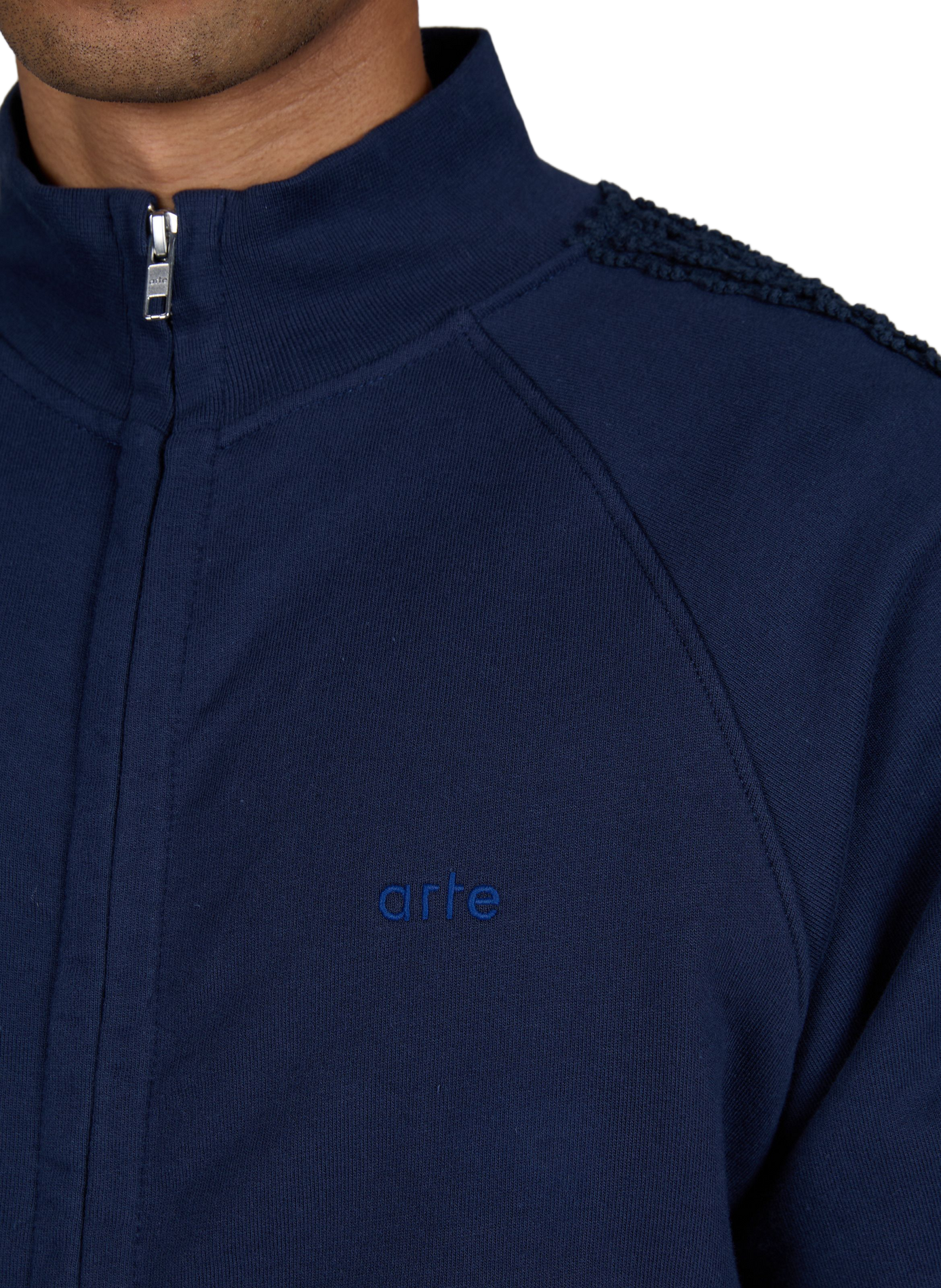 Gerade geschnittene Jacke mit Stehkragen aus Baumwolle. ARTE ANTWERP Blau