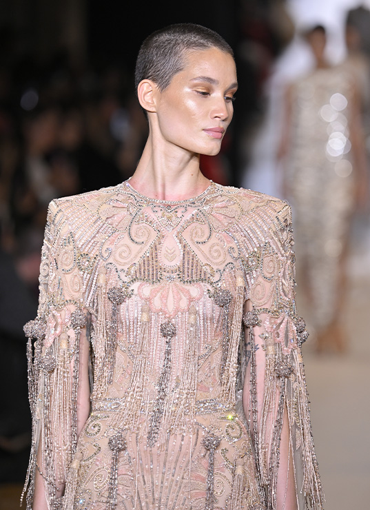 LES 5 TENDANCES BEAUTÉ DE 2024 REPÉRÉES À LA FASHION WEEK Edito, Beauté, Tendances, Makeup, Fashion Week, 2024
