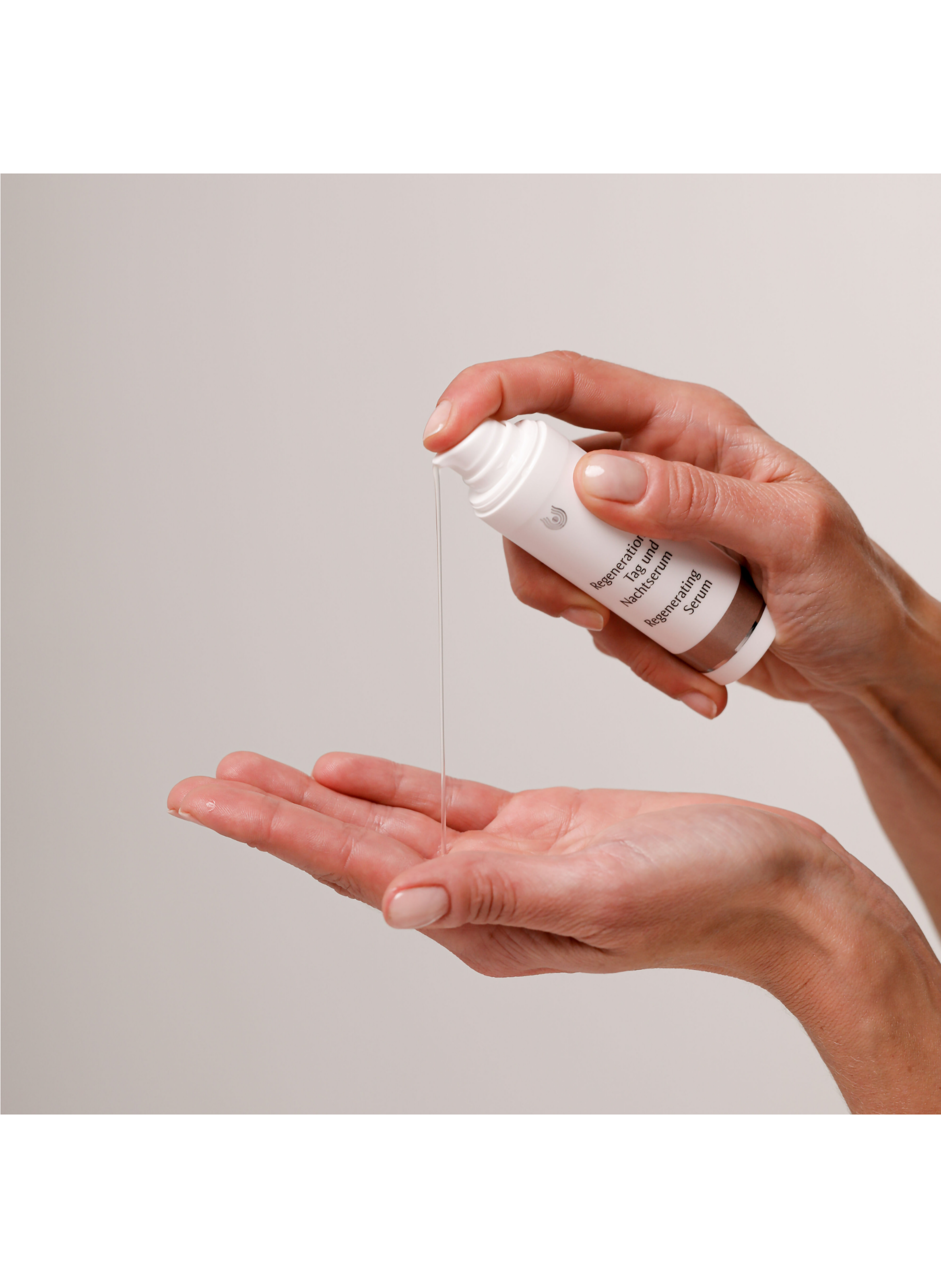 Sérum Jour / Nuit - Régénérant DR HAUSCHKA No color