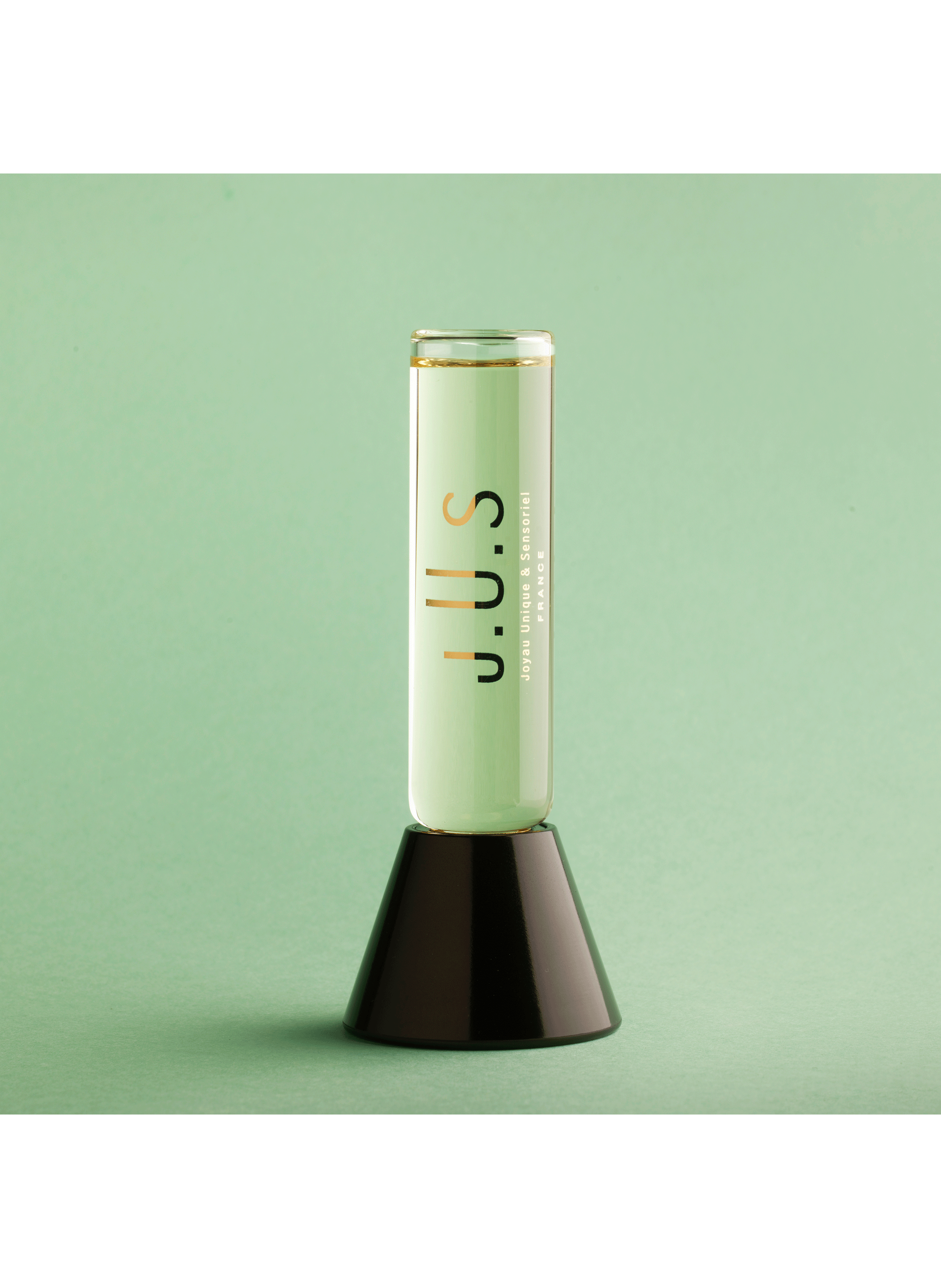 Ambraser perfume J.U.S No color