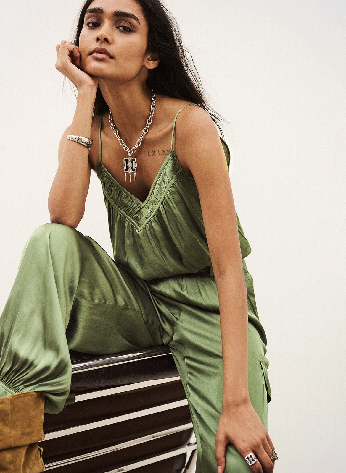 Top oversized V-hals Clovis BA&SH Kaki