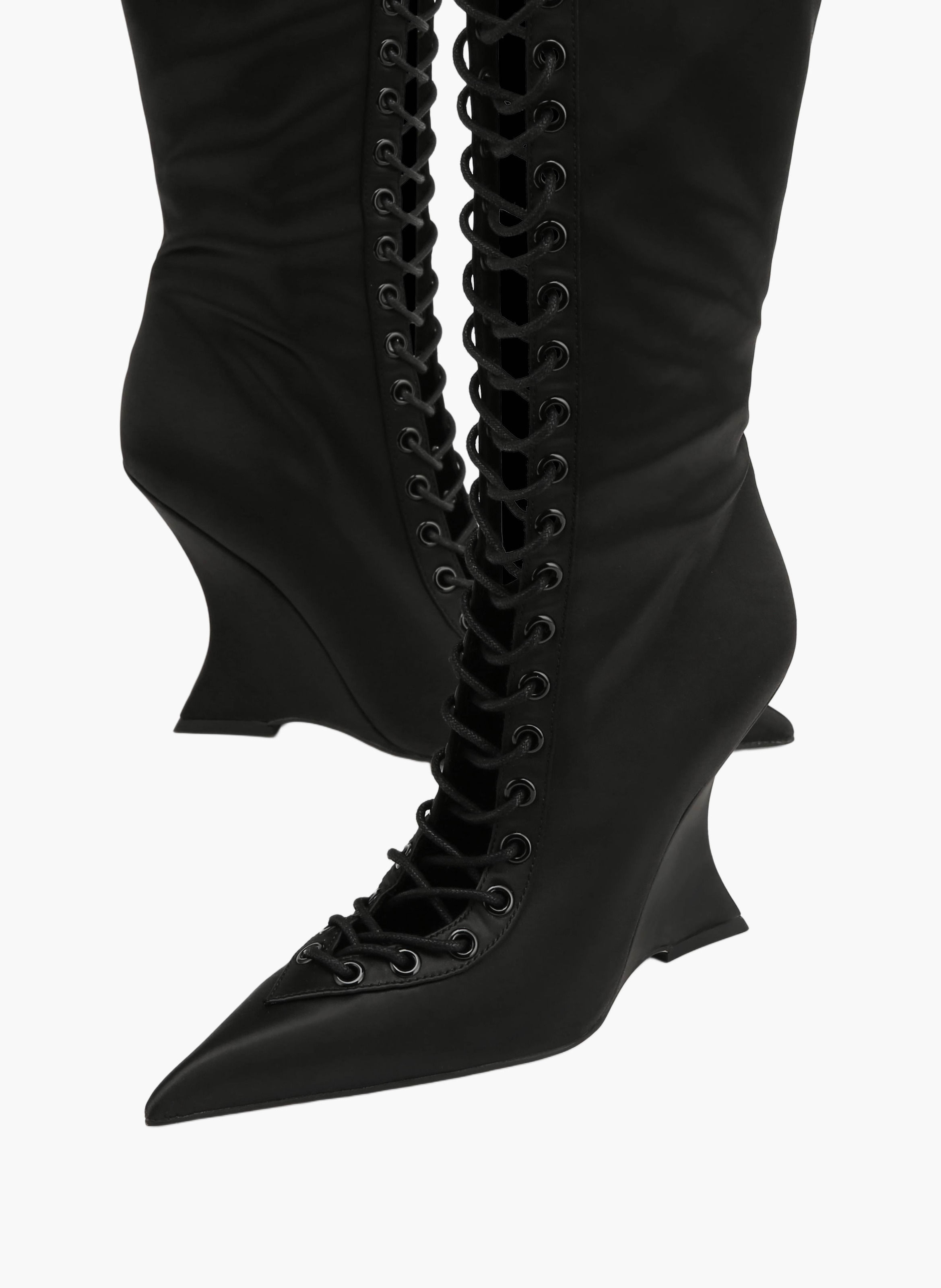 Bottes hautes lacy en satin NAKED WOLFE Noir