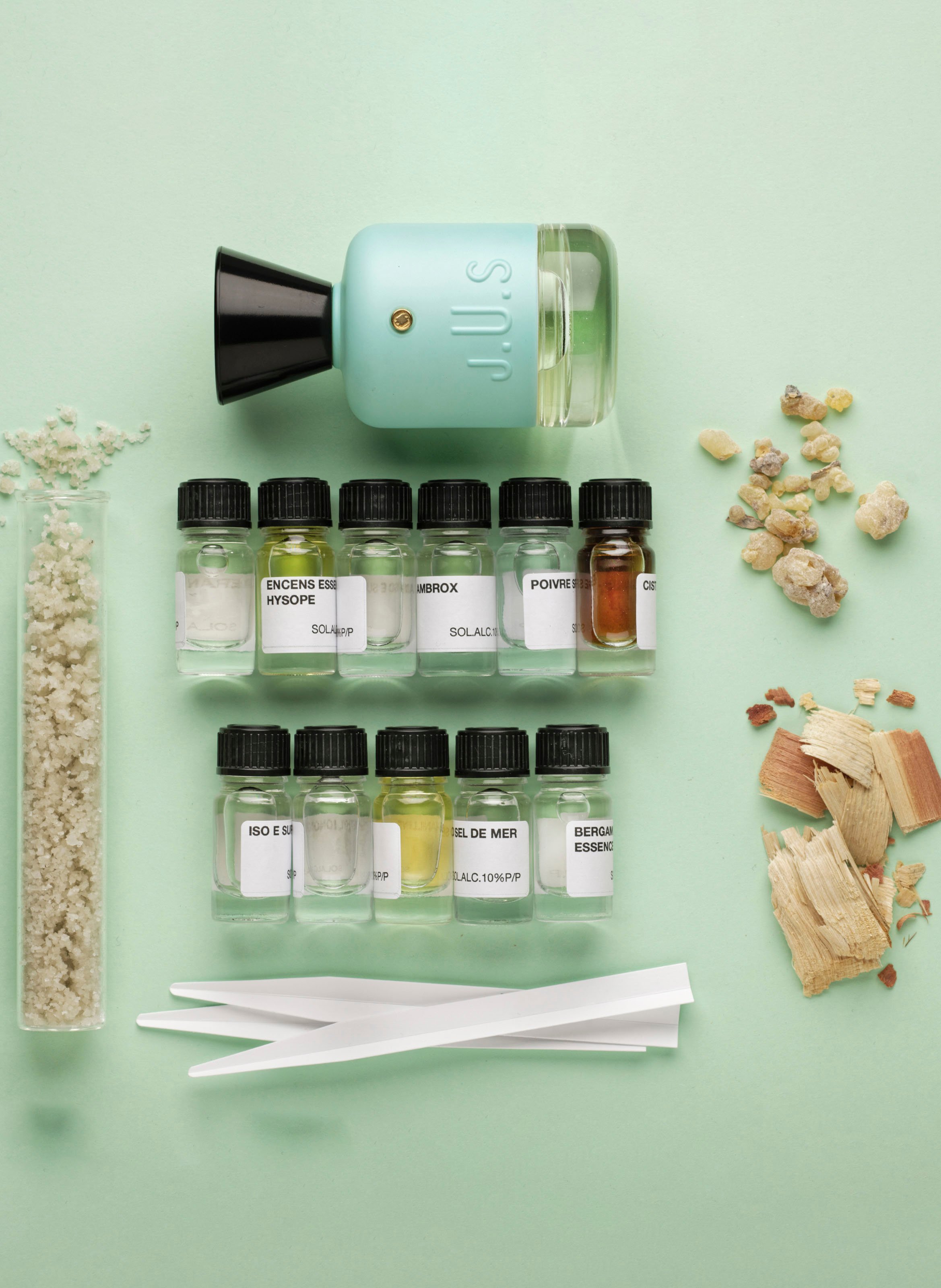 Ambraser perfume J.U.S No color