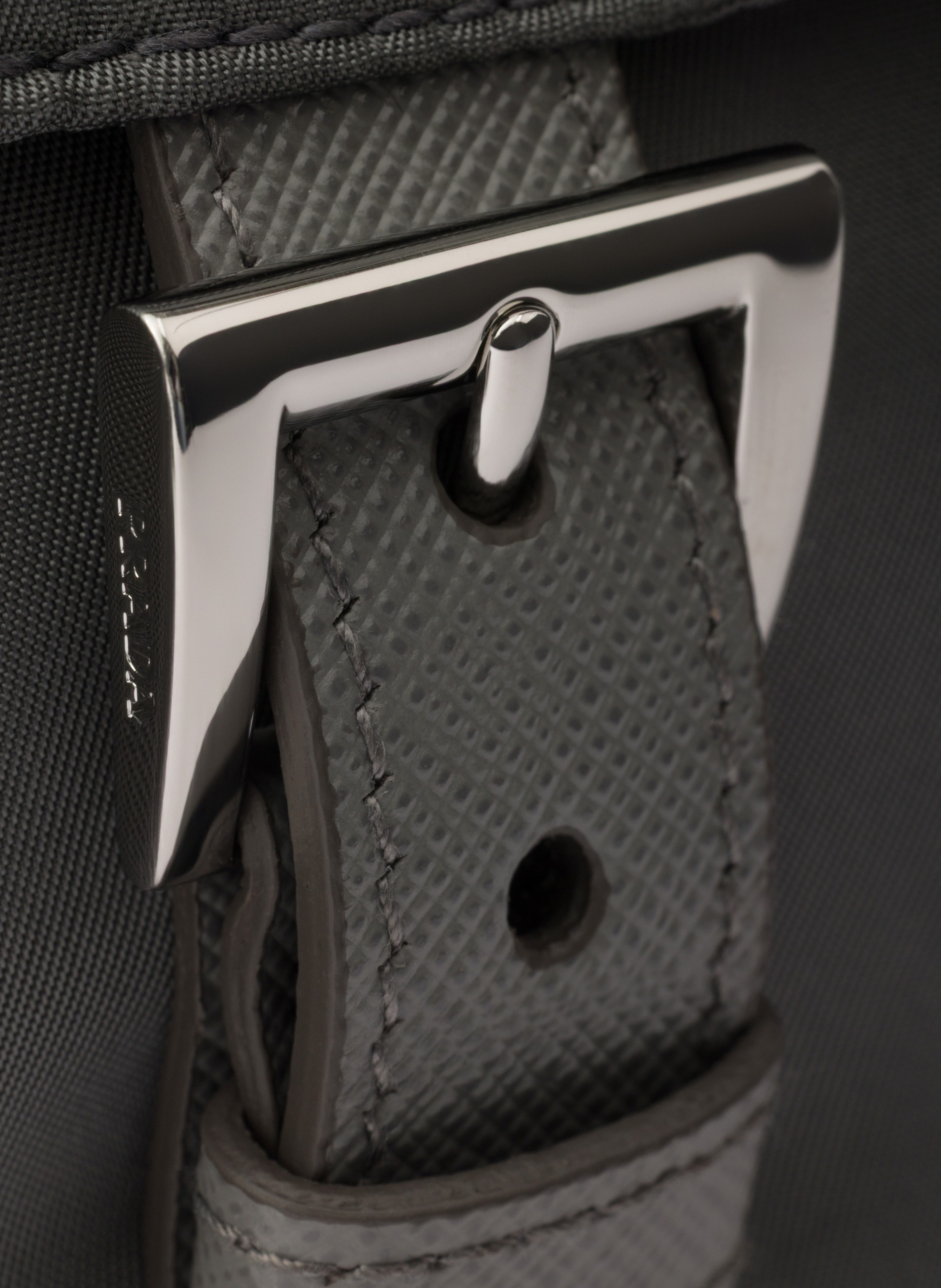 Sac porté épaule en re-nylon PRADA Gris