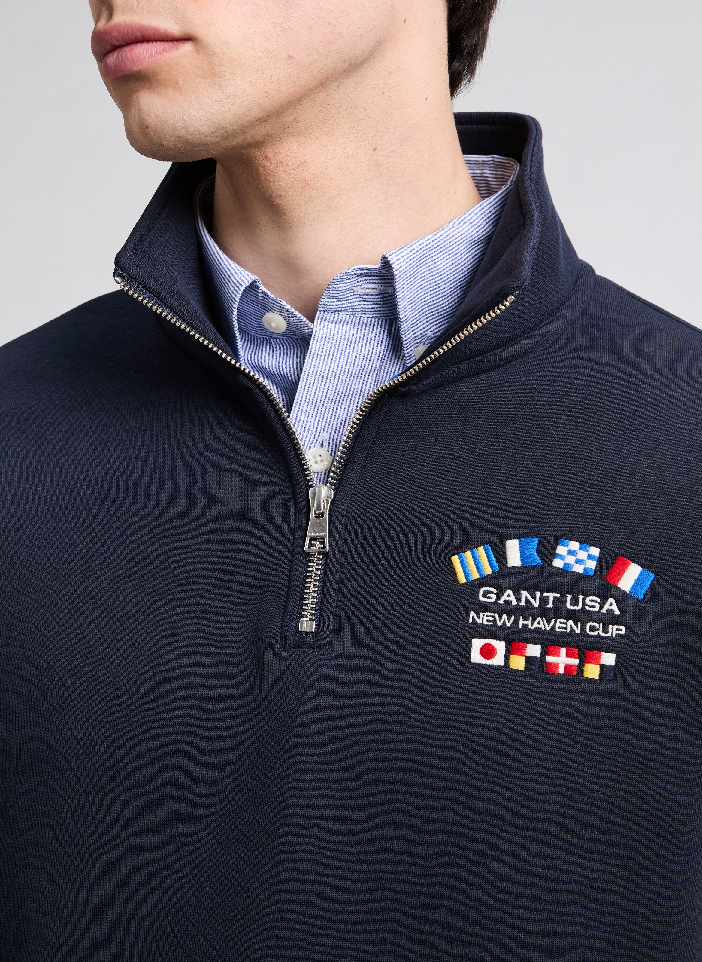 Straight embroidered sweatshirt in mixed cotton Blue