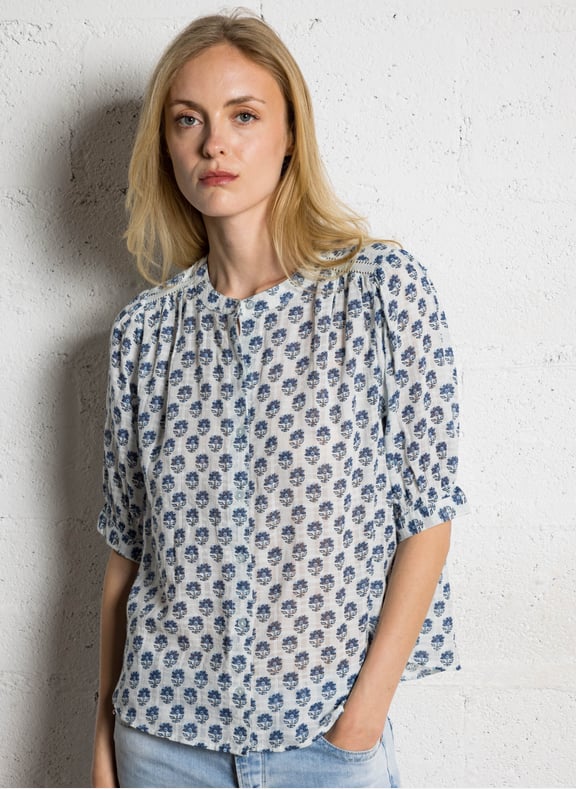 Blouse col rond à imprimé fleuri en coton pepper Bleu by MAISON 123 MAISON 123 Blouse col rond à imprimé fleuri en coton pepper Bleu