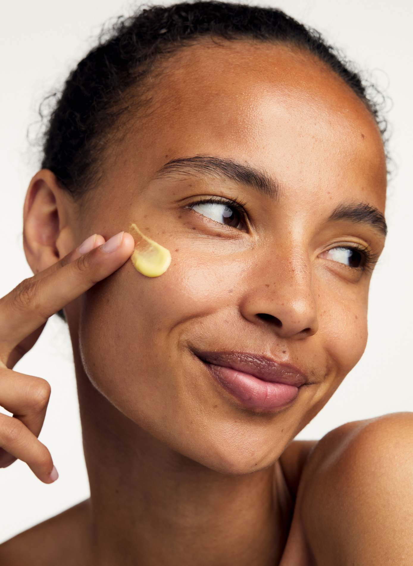Crème de jour à l'abricot DR HAUSCHKA No color