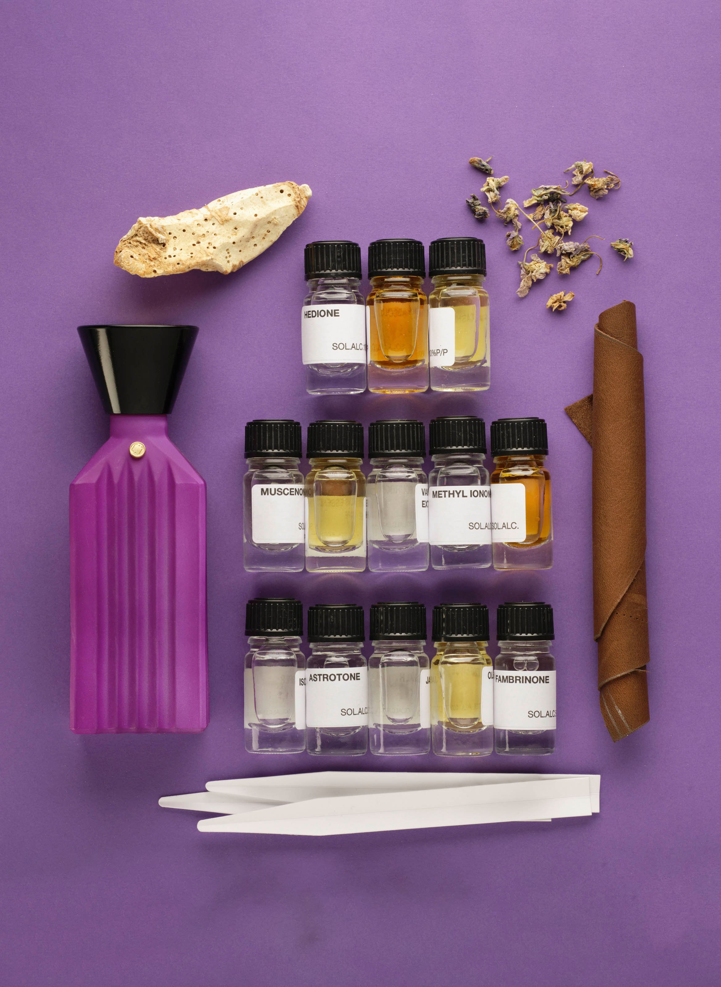 Cuirissime perfume J.U.S No color