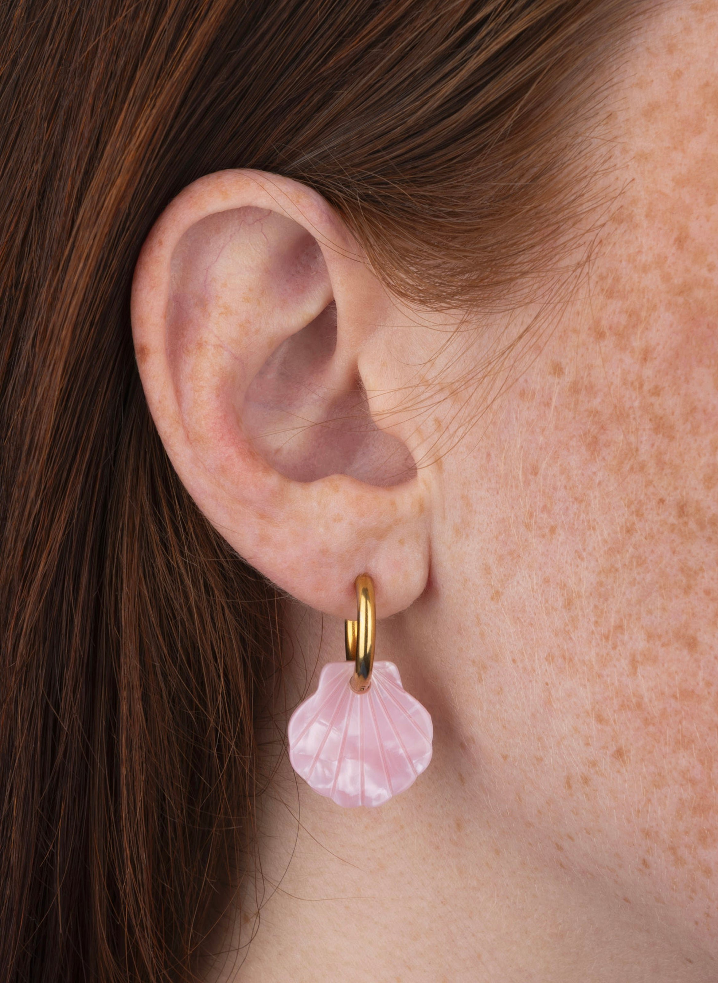 Boucles d'oreilles baby mermaid avec anneaux en acier inoxydable doré KURAGE GINZA Rose