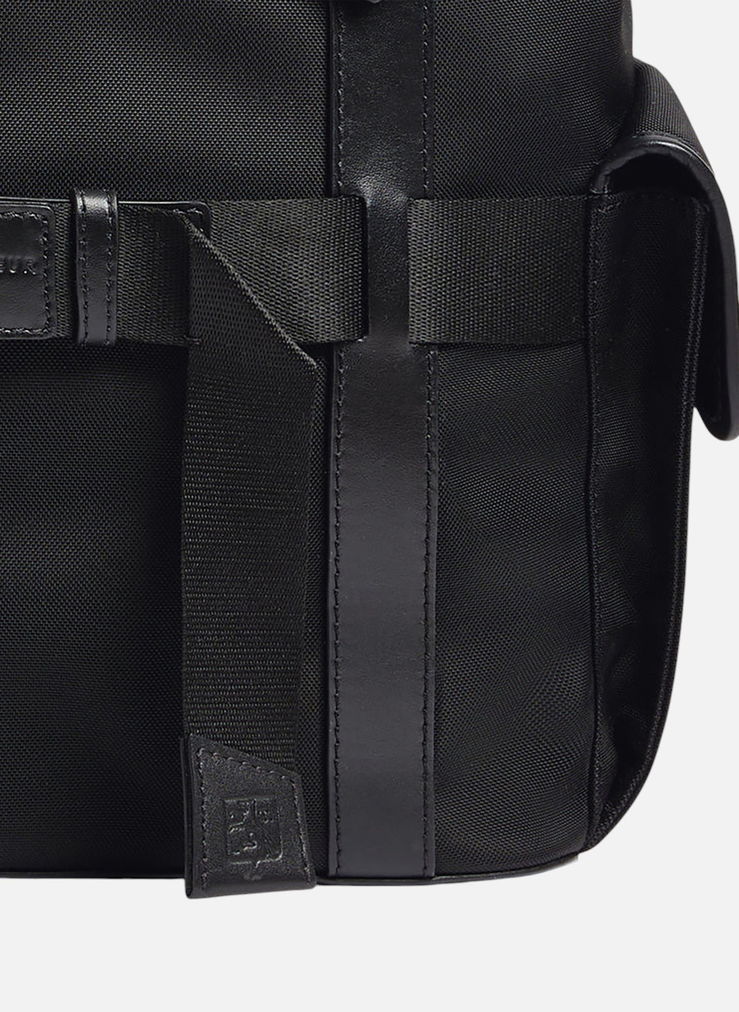 Sac à dos à rabat noah en toile nylon LE TANNEUR Noir