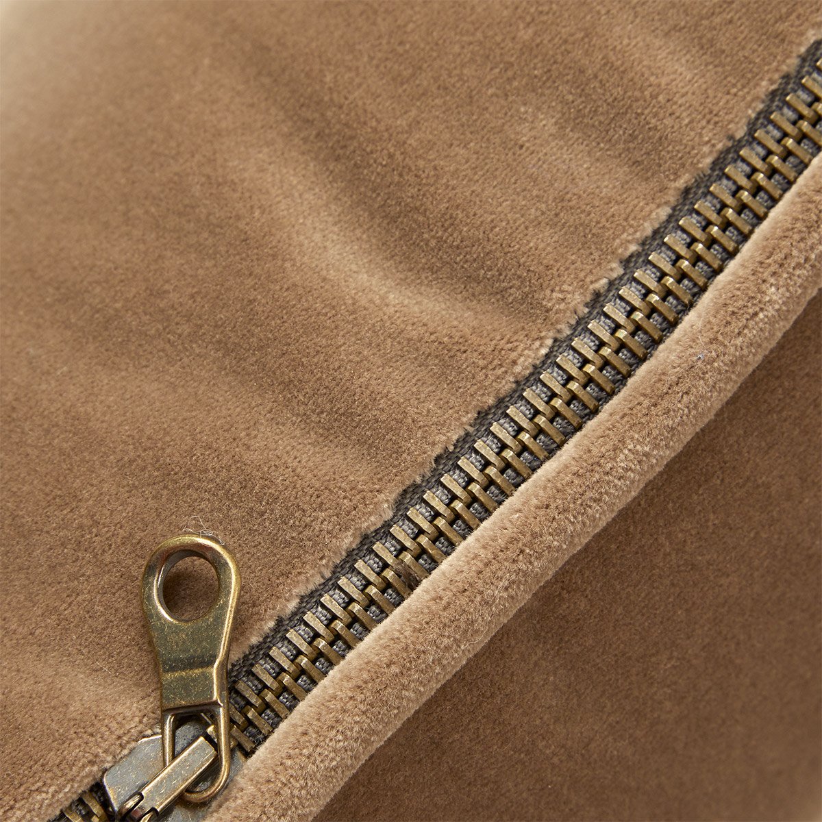 Housse de coussin en velours, divan YVES DELORME Marron