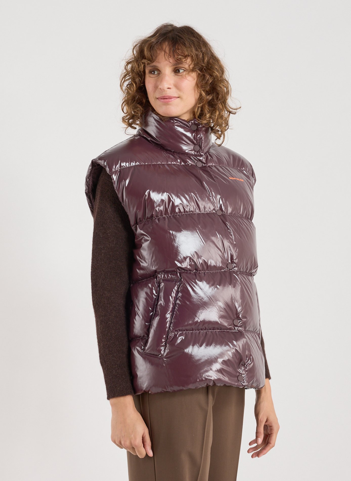 GERTRUDE ET GASTON Doudoune matelassée sans manches à col montant Rouge