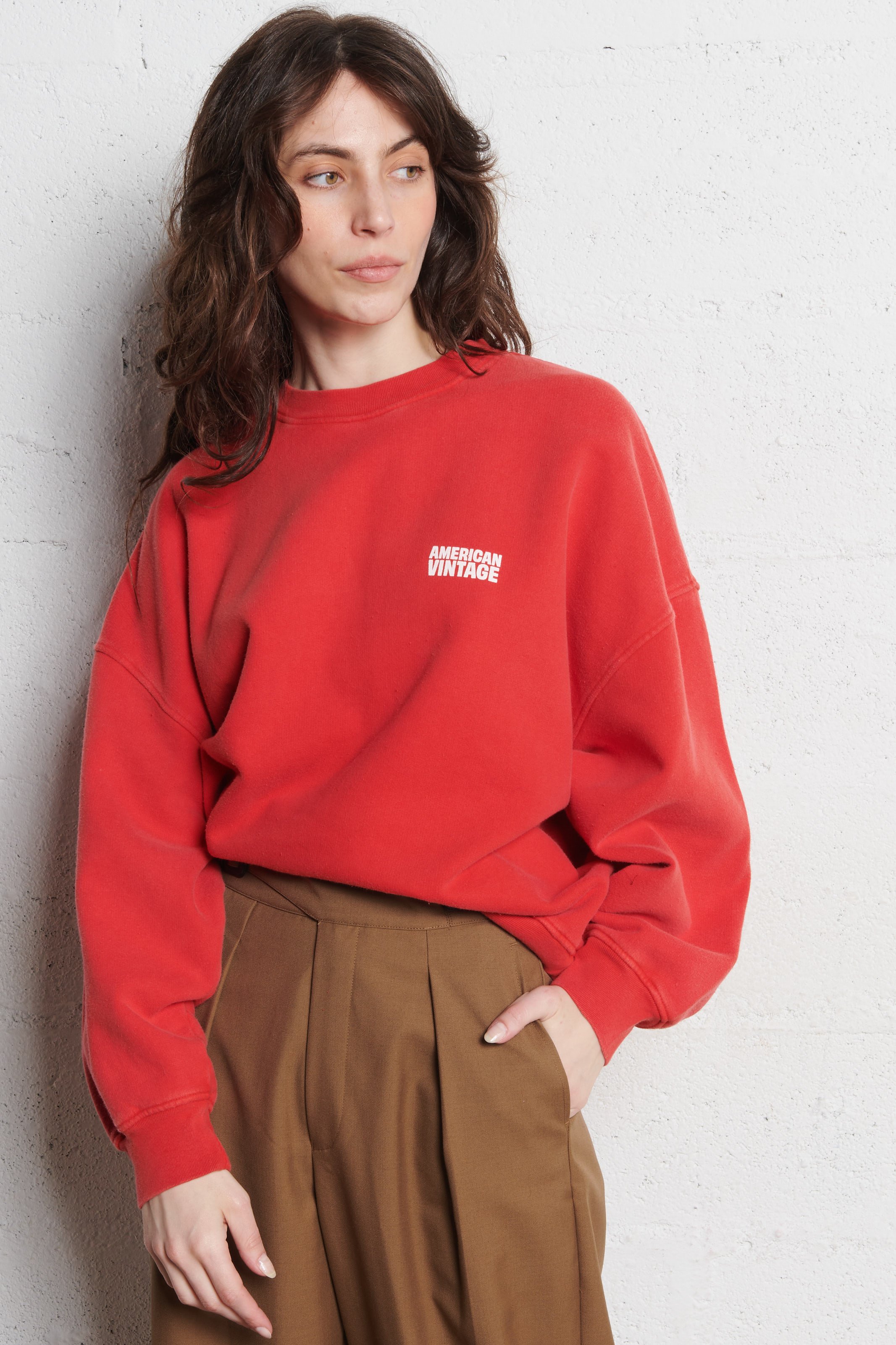 Sweat ample col rond sérigraphié en coton plizzy AMERICAN VINTAGE Rouge